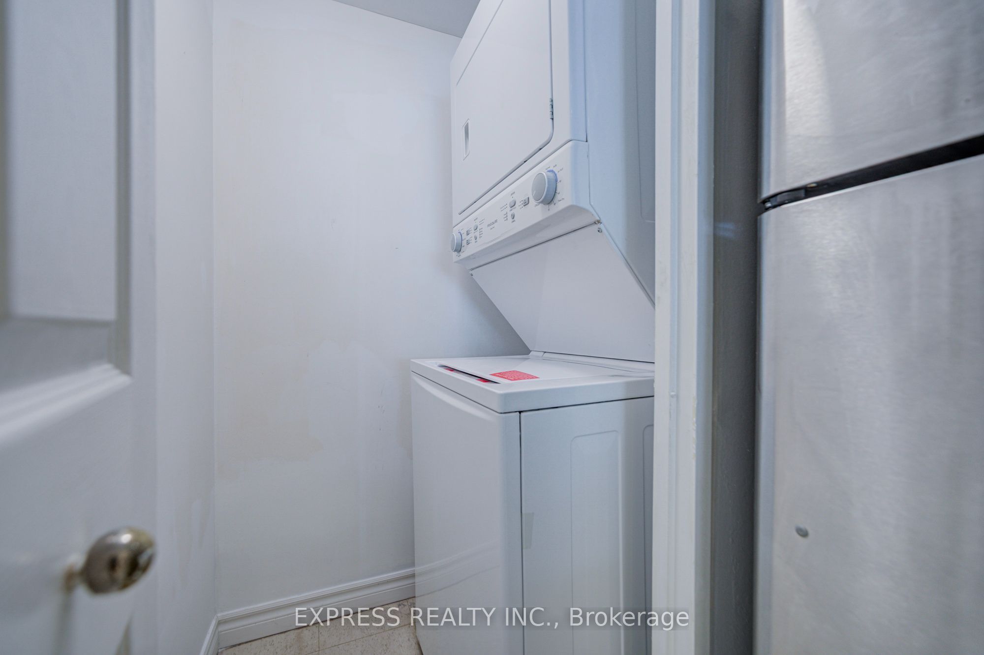 18 Lee Centre Drive 1111 Property Photo 14