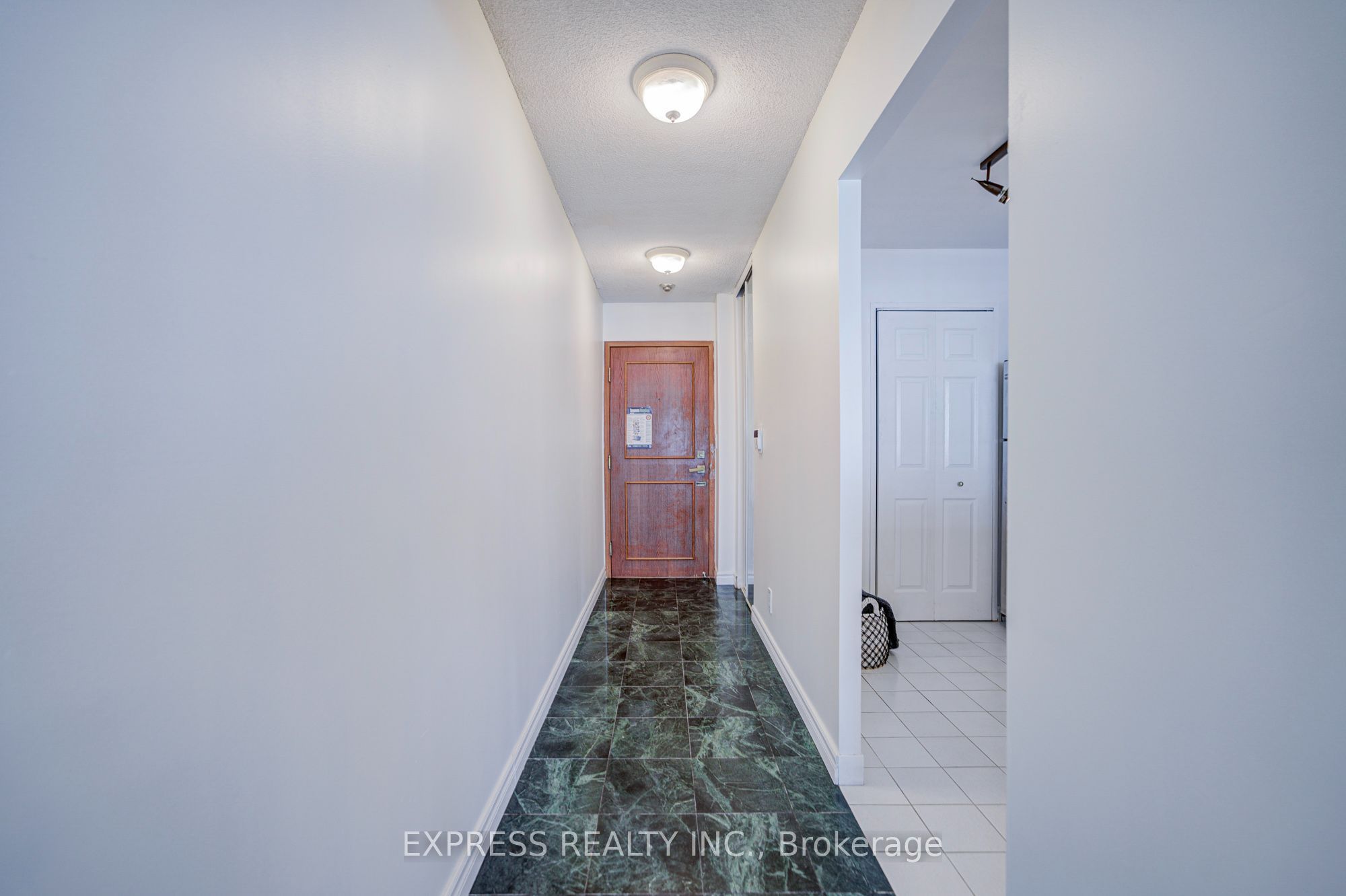 18 Lee Centre Drive 1111 Property Photo 24