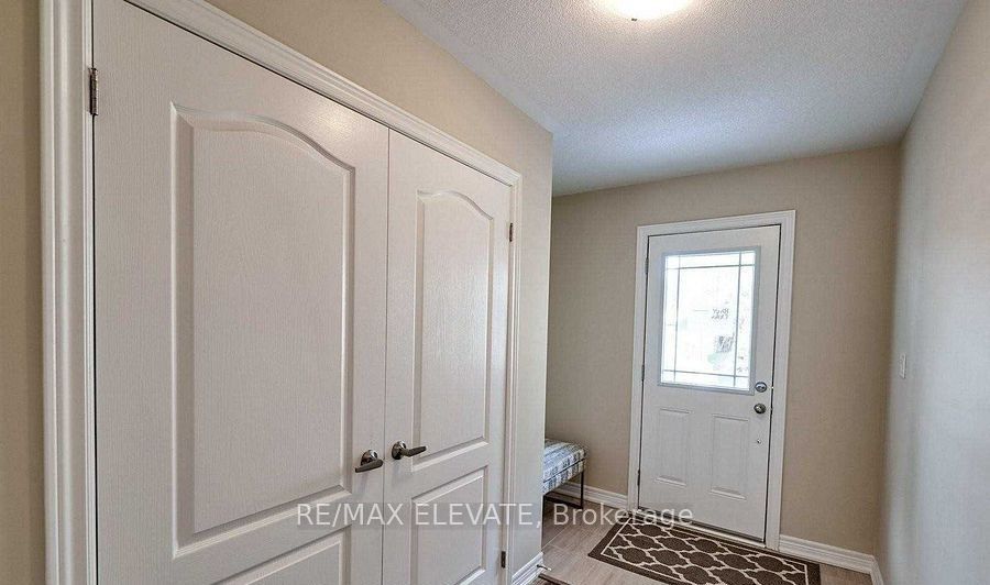 28 Waterstone Way Property Photo 4