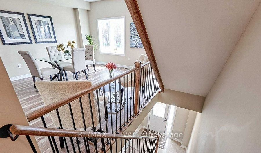 28 Waterstone Way Property Photo 5