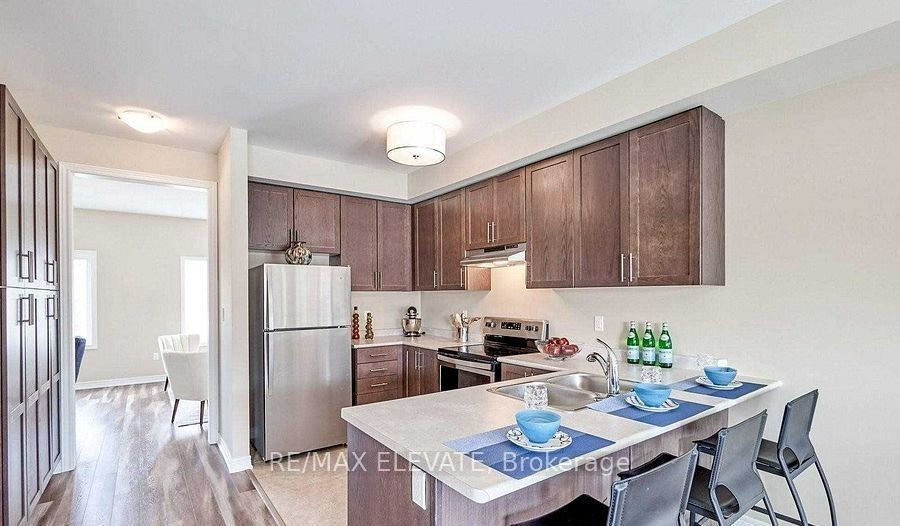 28 Waterstone Way Property Photo 6