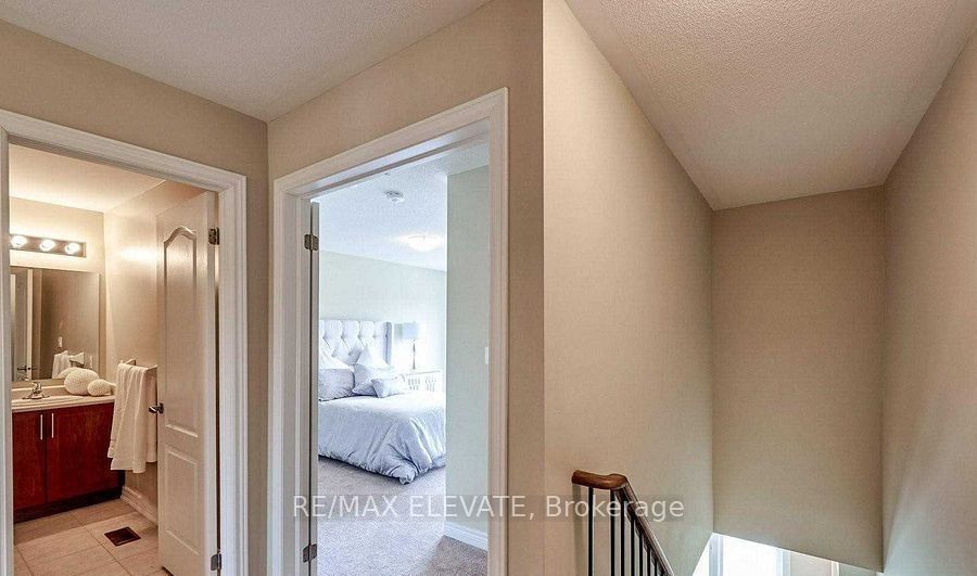 28 Waterstone Way Property Photo 9