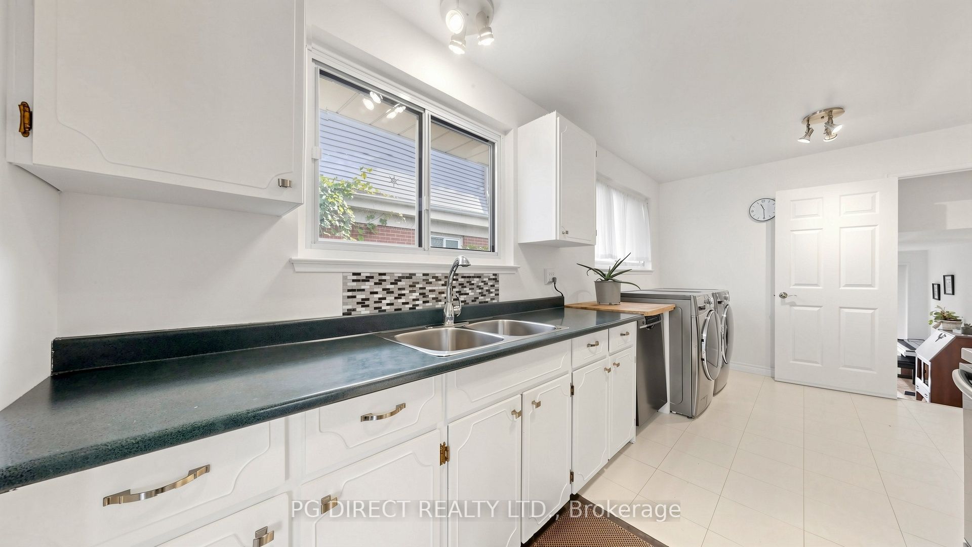 19 Bournville Drive Property Photo 6
