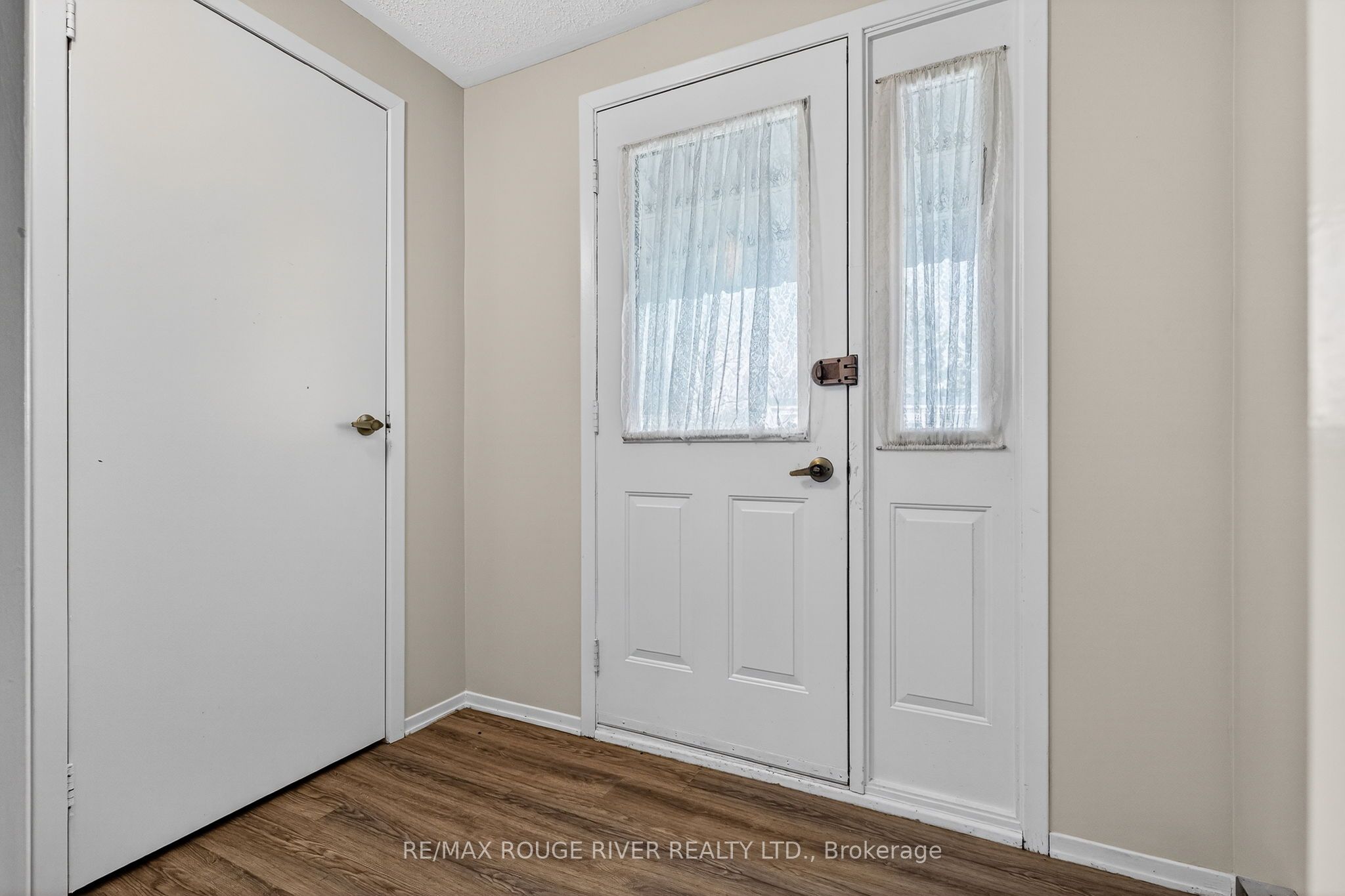 22 Eastbank Road Property Photo 7
