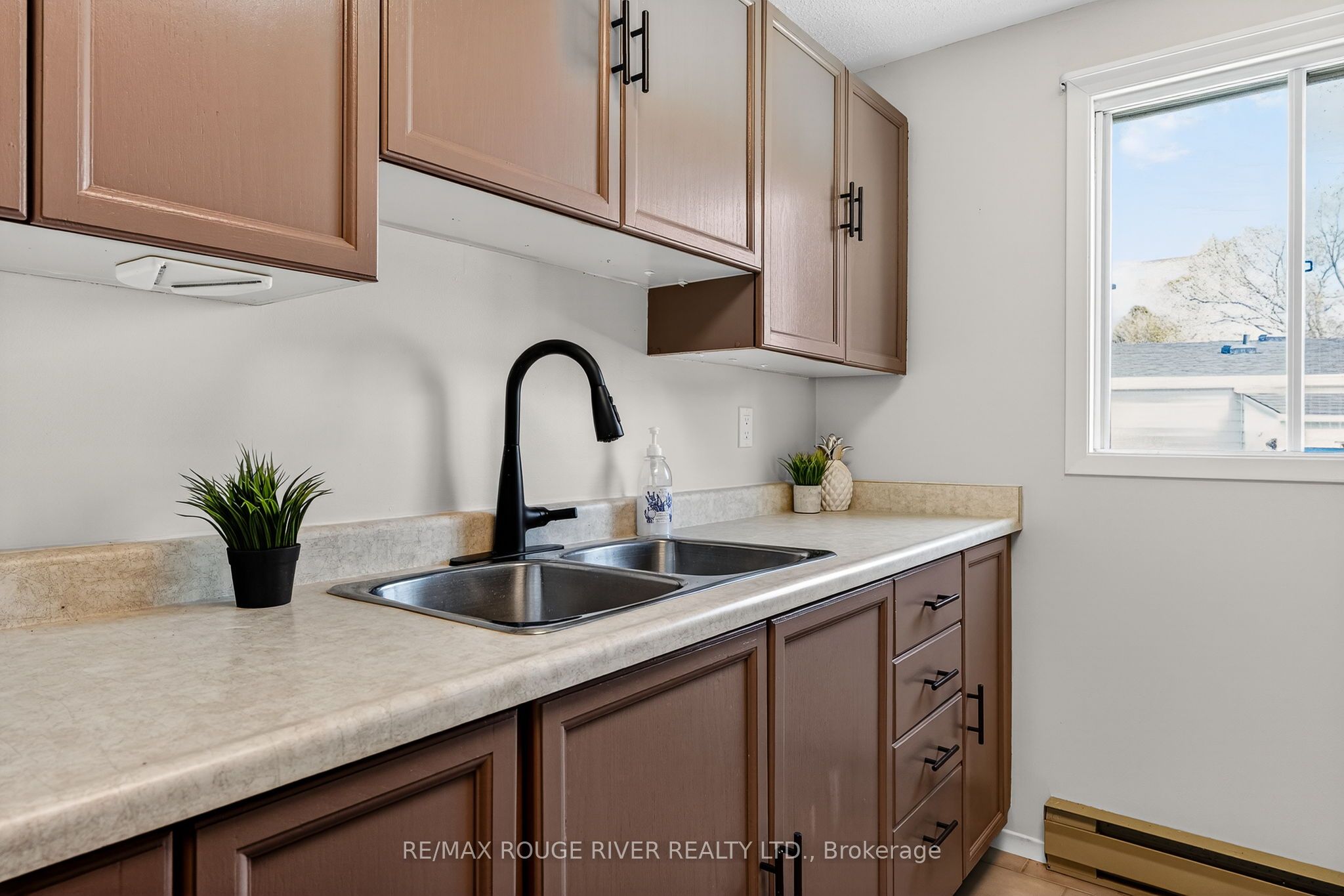22 Eastbank Road Property Photo 13