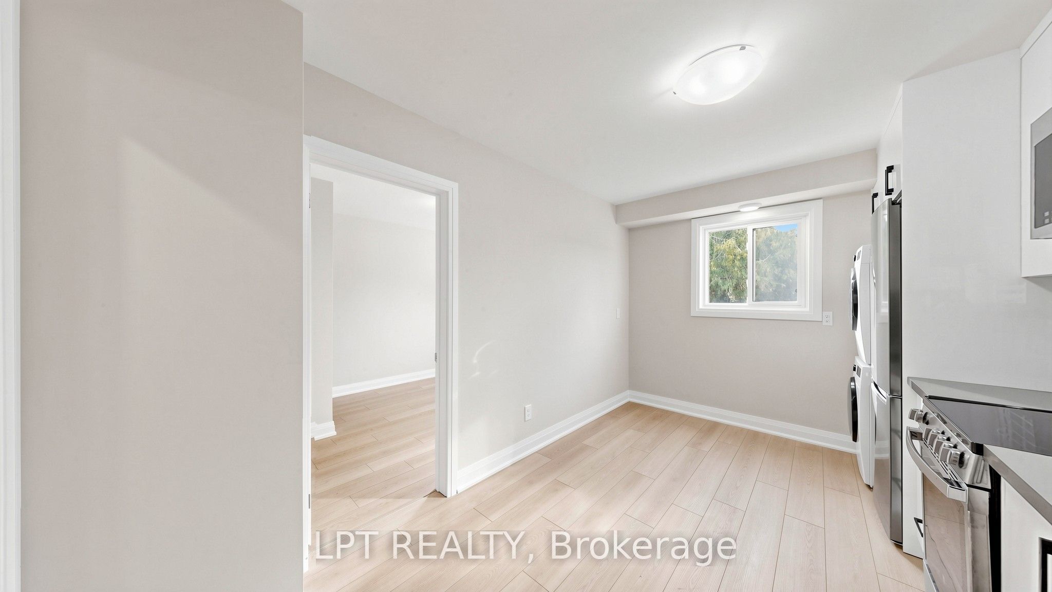 477a Cosburn Avenue Main Floor Apt. Property Photo 12