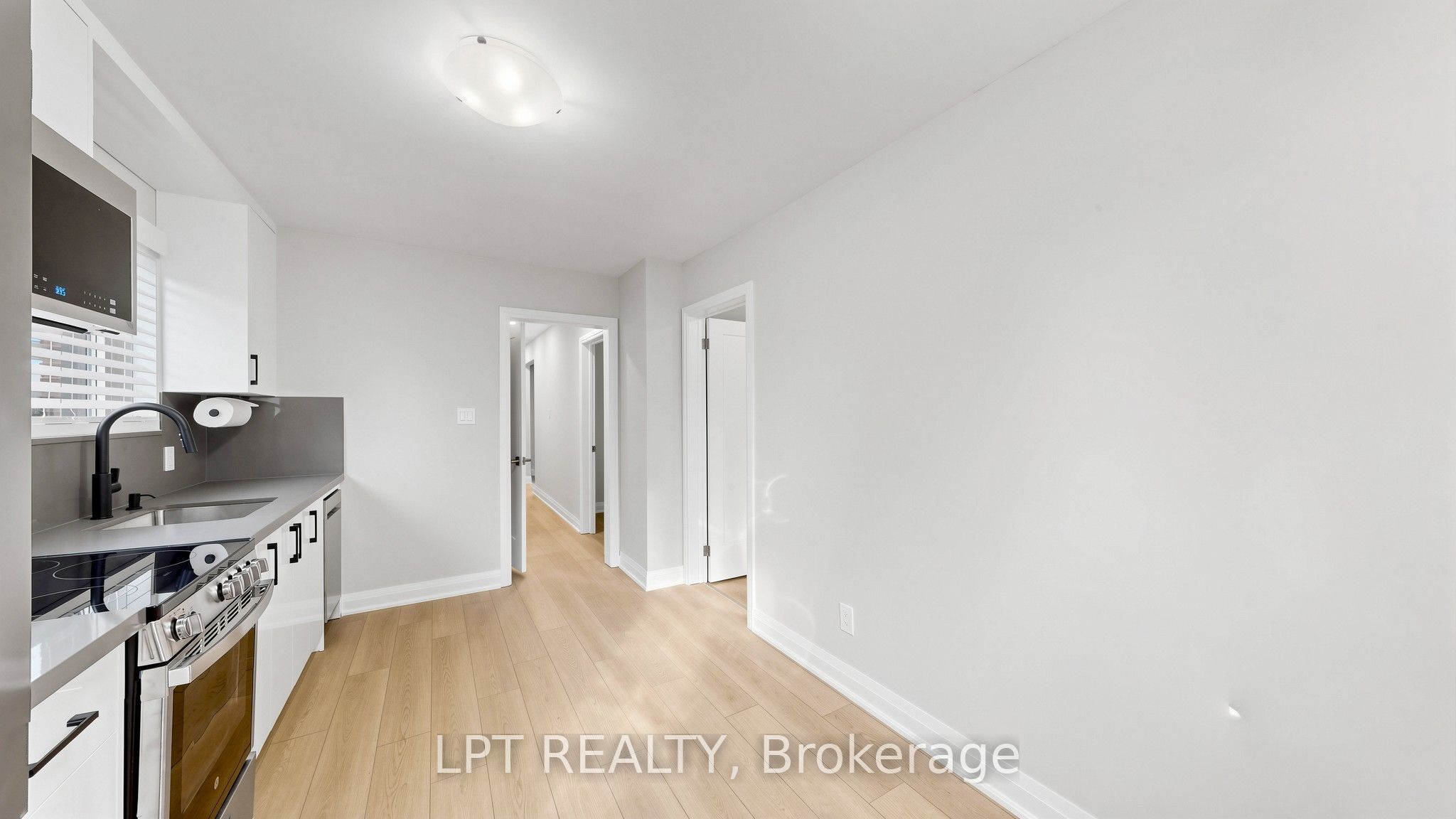 477a Cosburn Avenue Main Floor Apt. Property Photo 14