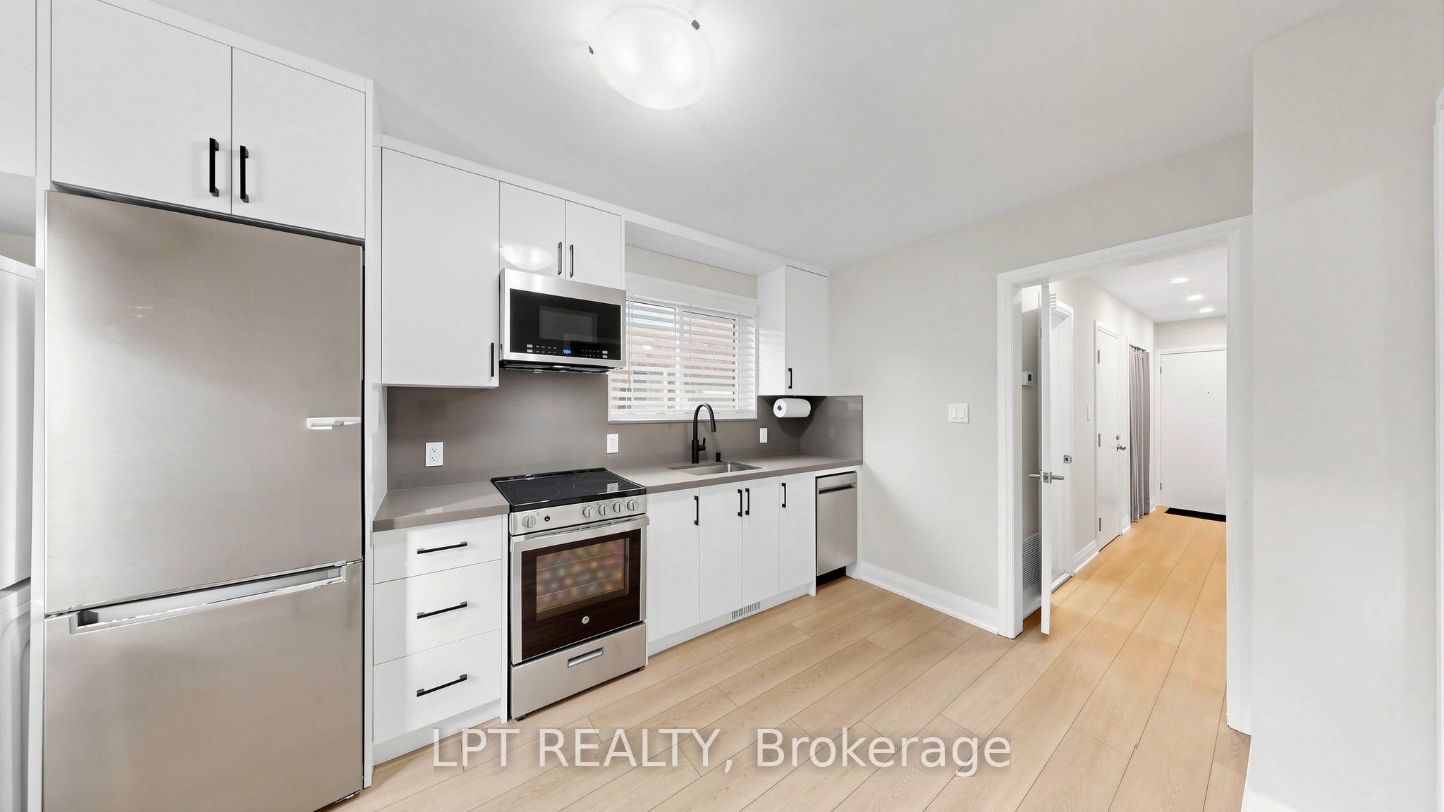 477a Cosburn Avenue Main Floor Apt. Property Photo 15