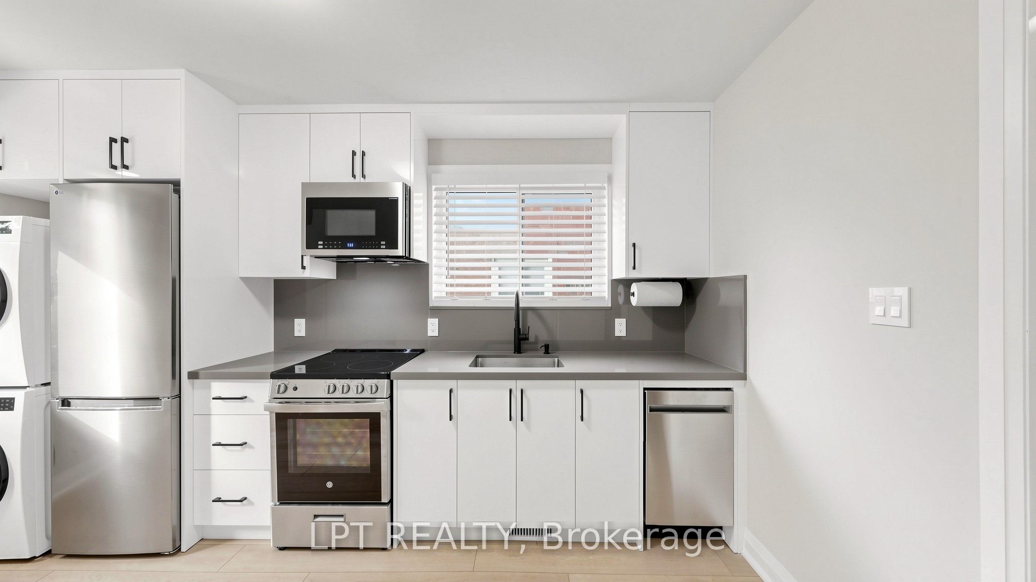 477a Cosburn Avenue Main Floor Apt. Property Photo 16