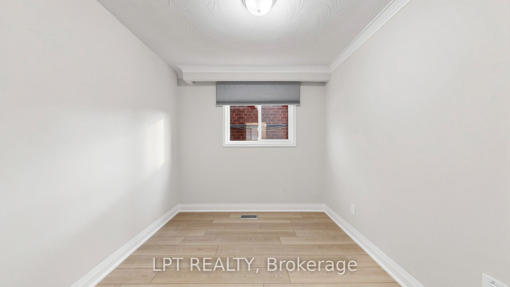 477a Cosburn Avenue Main Floor Apt. Property Photo 18