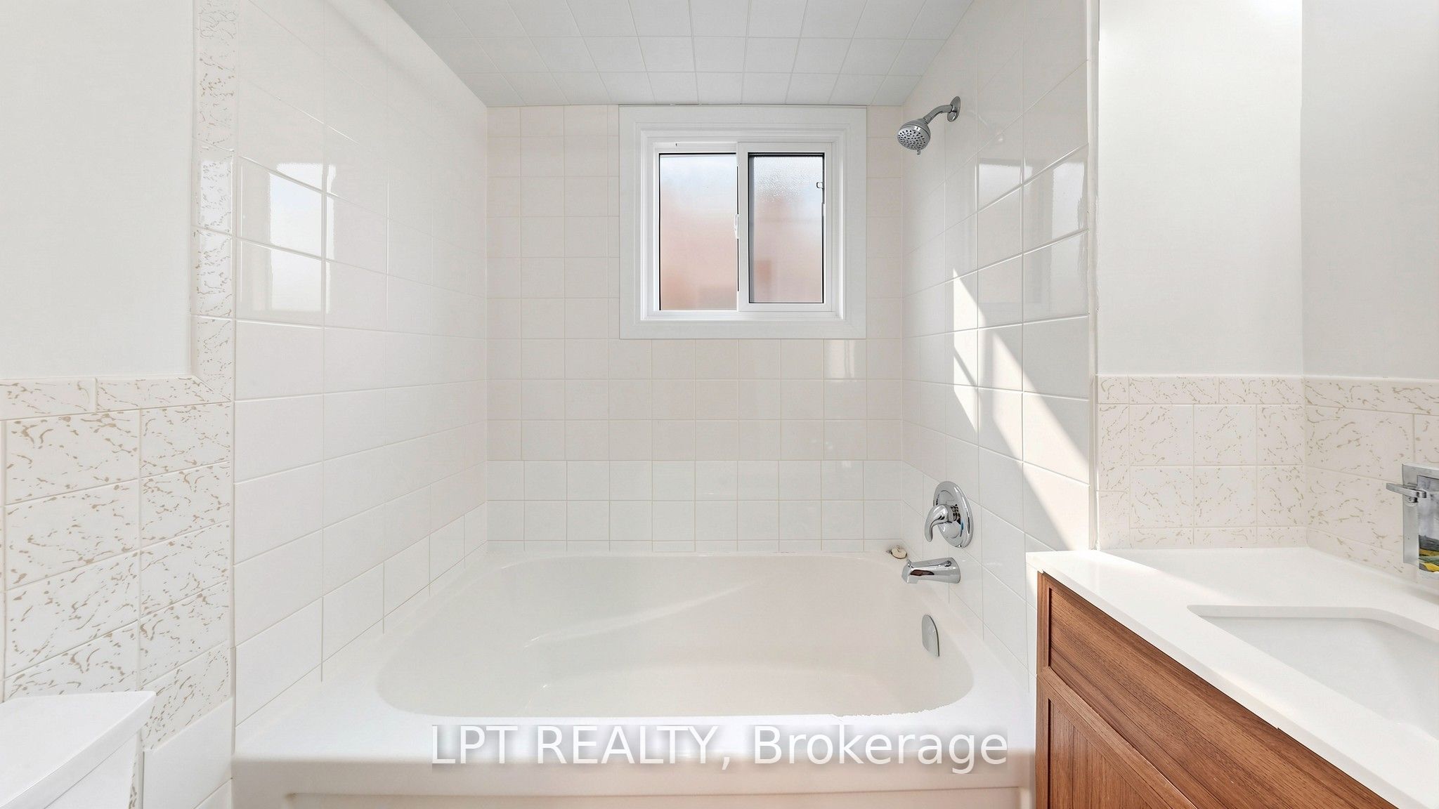 477a Cosburn Avenue Main Floor Apt. Property Photo 27
