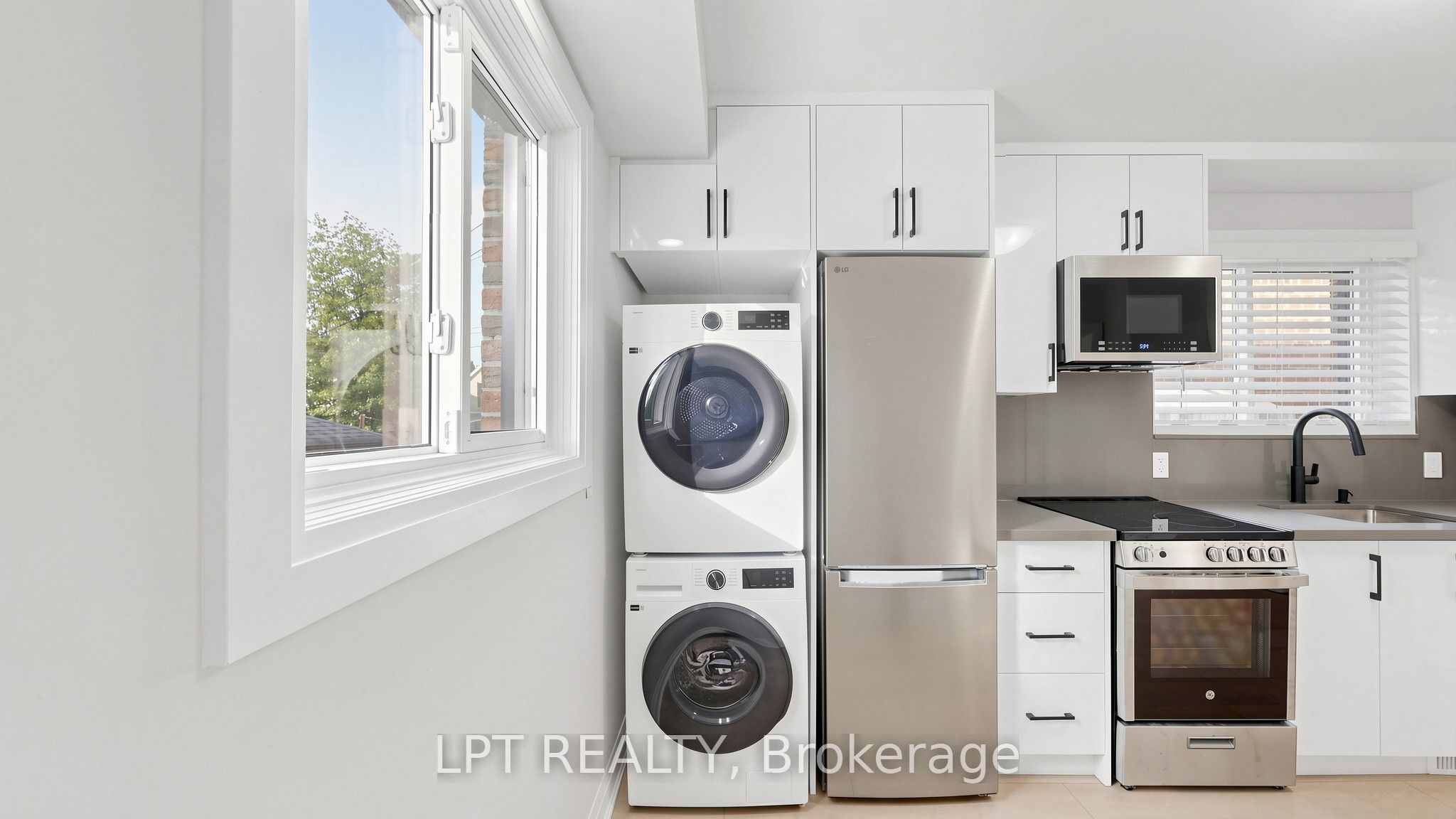 477a Cosburn Avenue Main Floor Apt. Property Photo 29