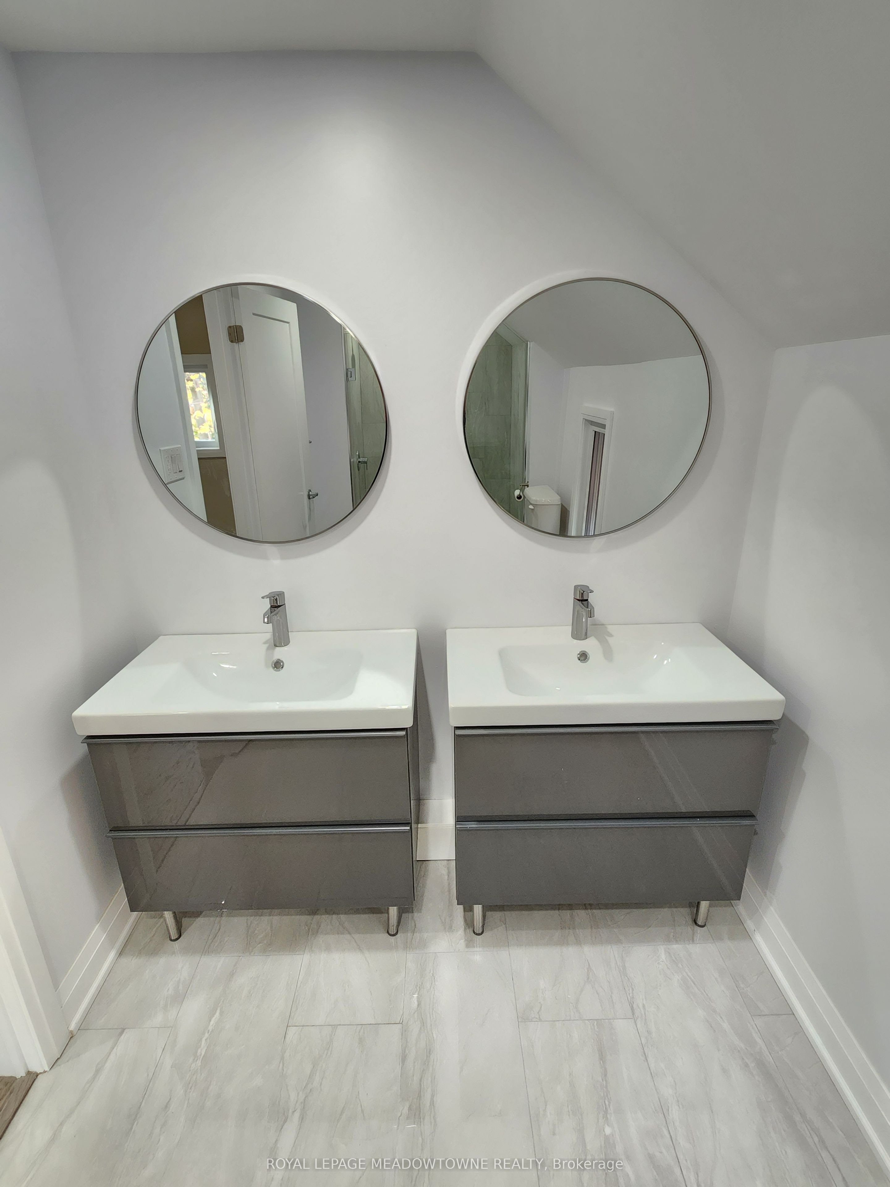 119 Colborne Street E Property Photo 12