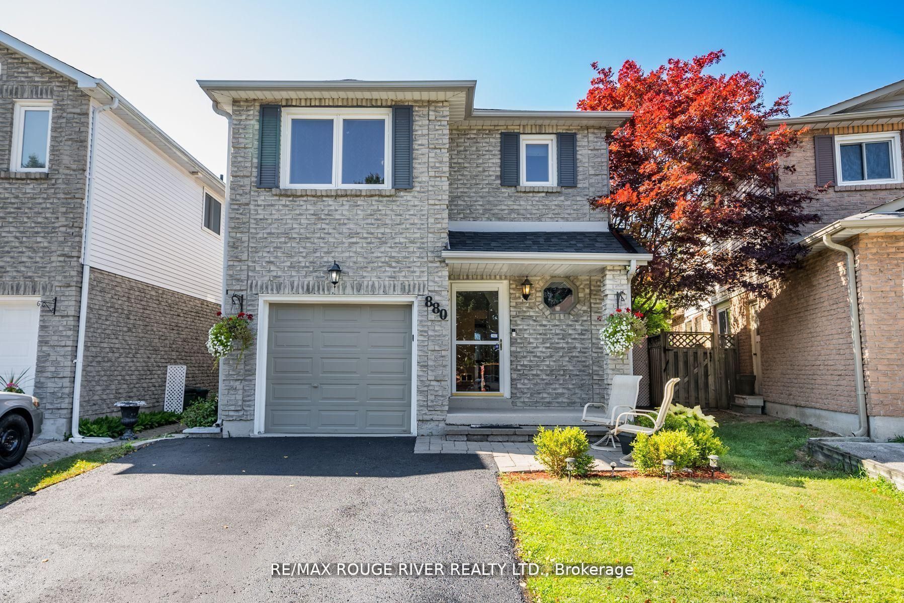 880 Castlegrove Avenue Property Photo 1