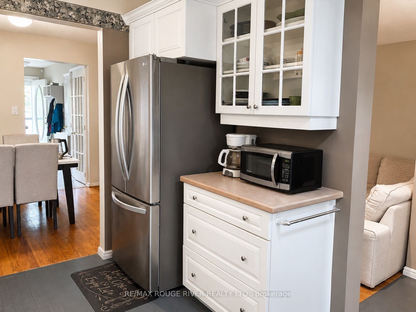 880 Castlegrove Avenue Property Photo 8