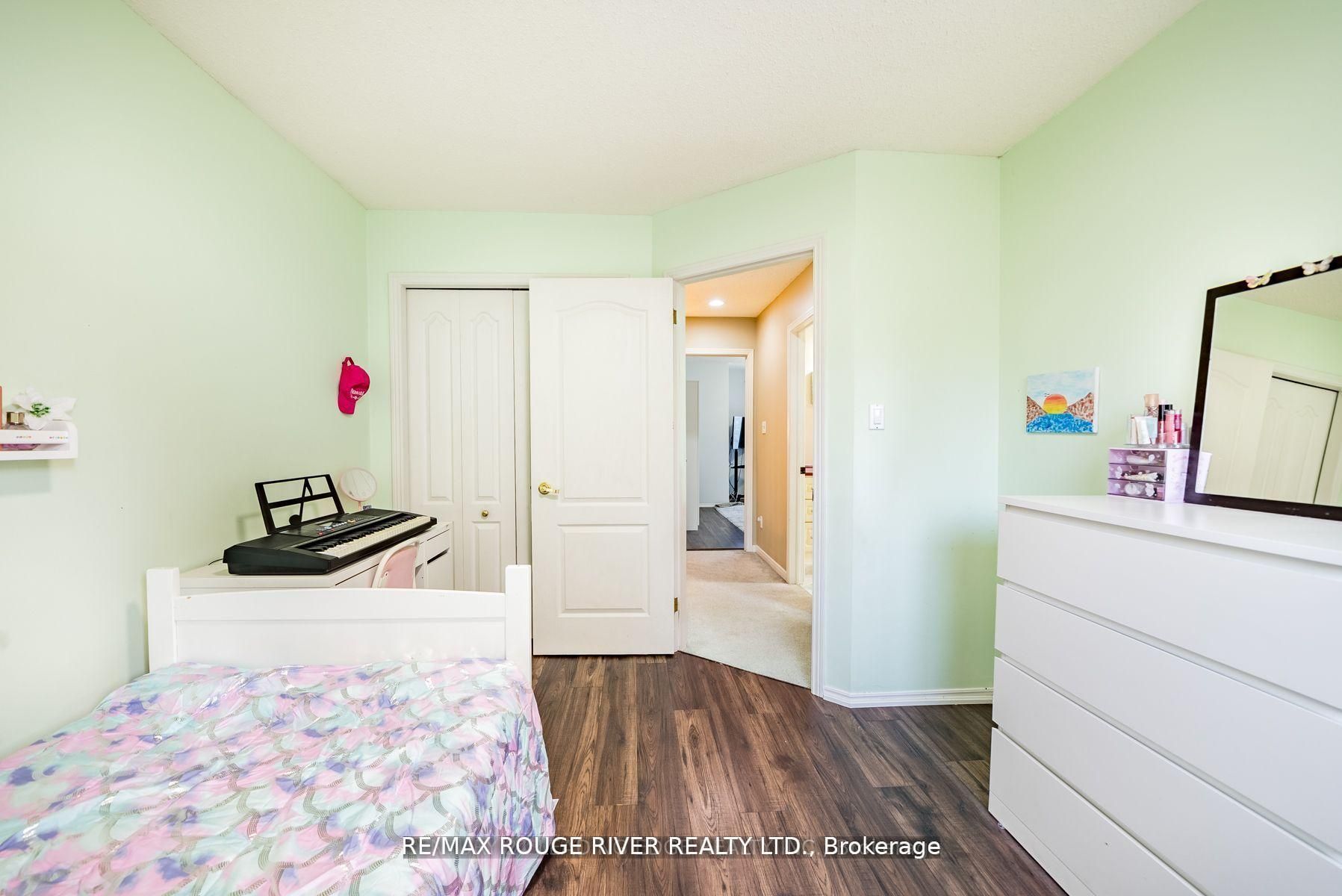 880 Castlegrove Avenue Property Photo 21