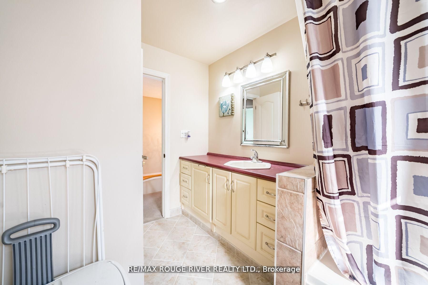880 Castlegrove Avenue Property Photo 26