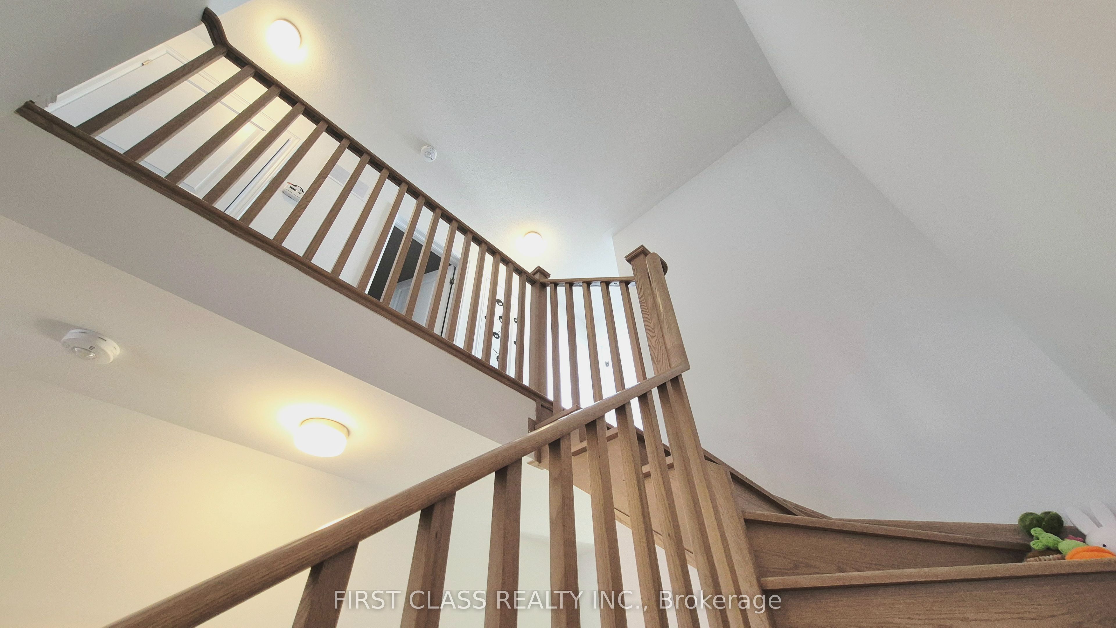52 Sorbara Way Property Photo 31