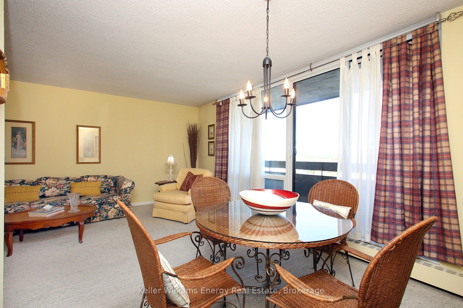 1210 Radom Street 1209 Property Photo 5