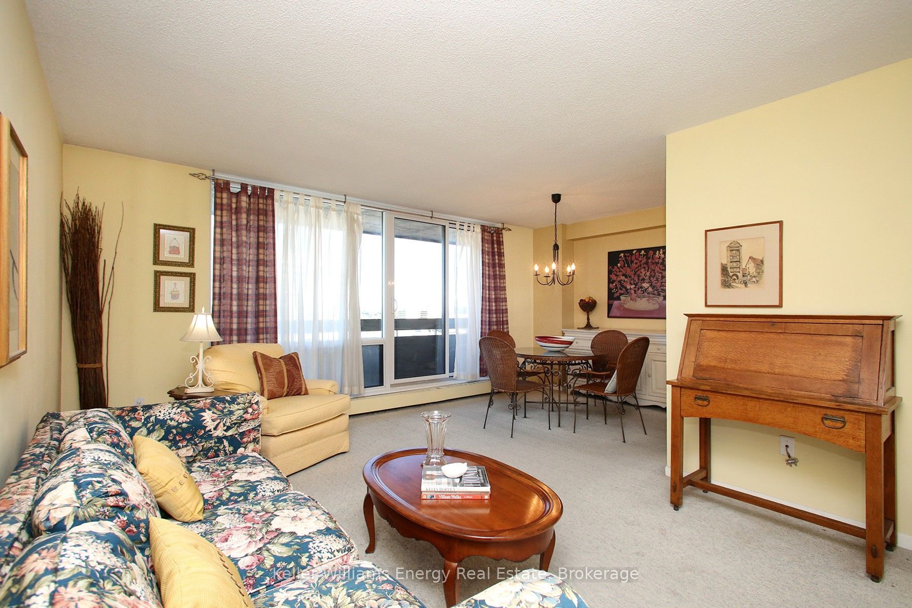 1210 Radom Street 1209 Property Photo 9