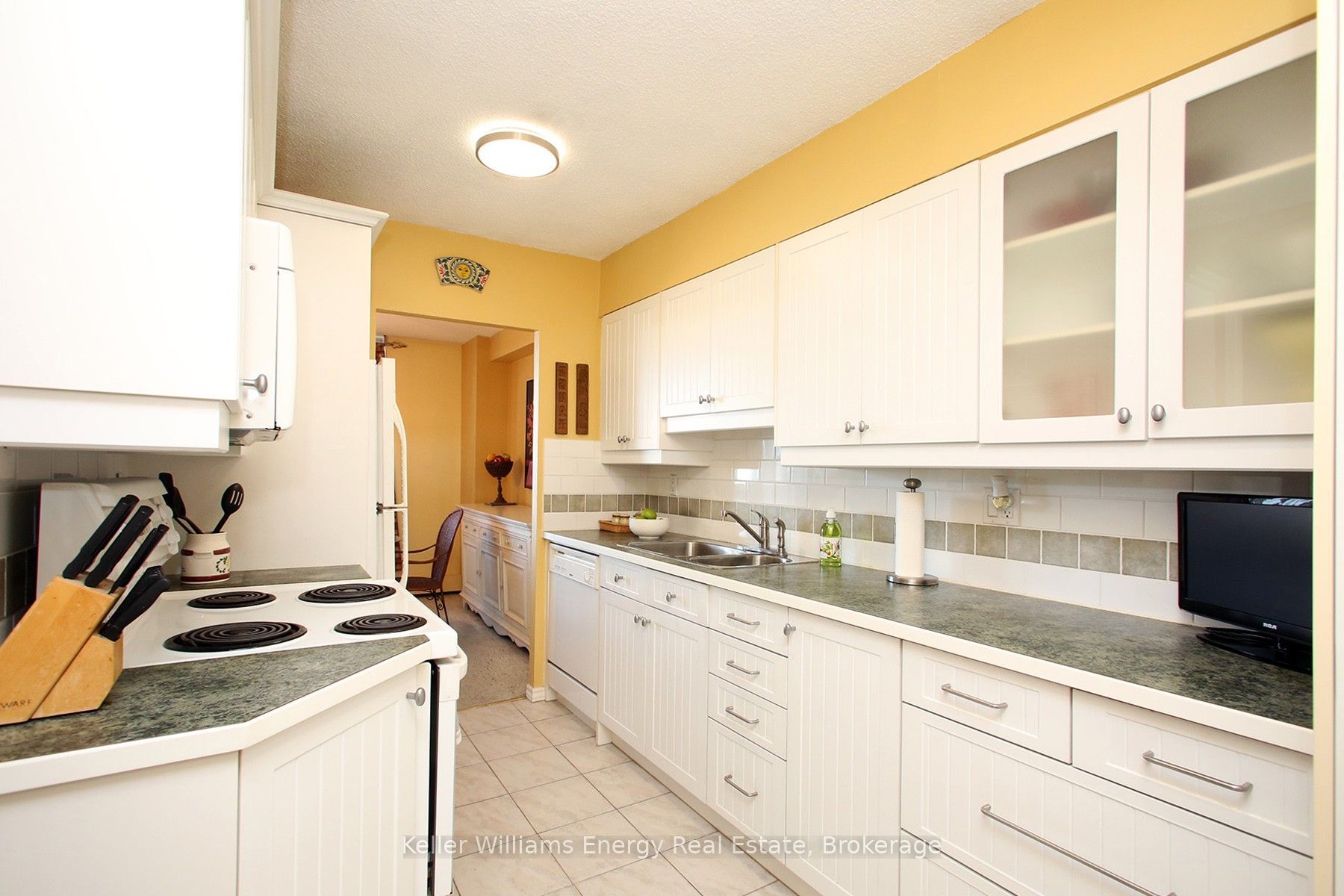1210 Radom Street 1209 Property Photo 10