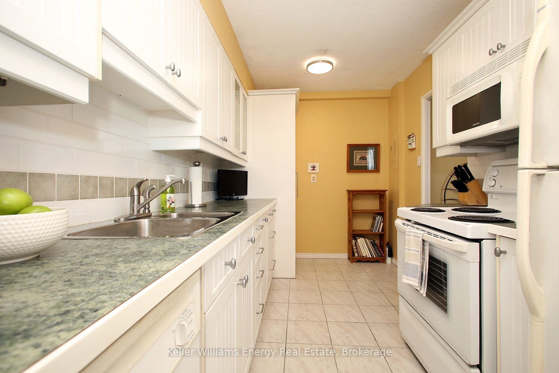 1210 Radom Street 1209 Property Photo 11