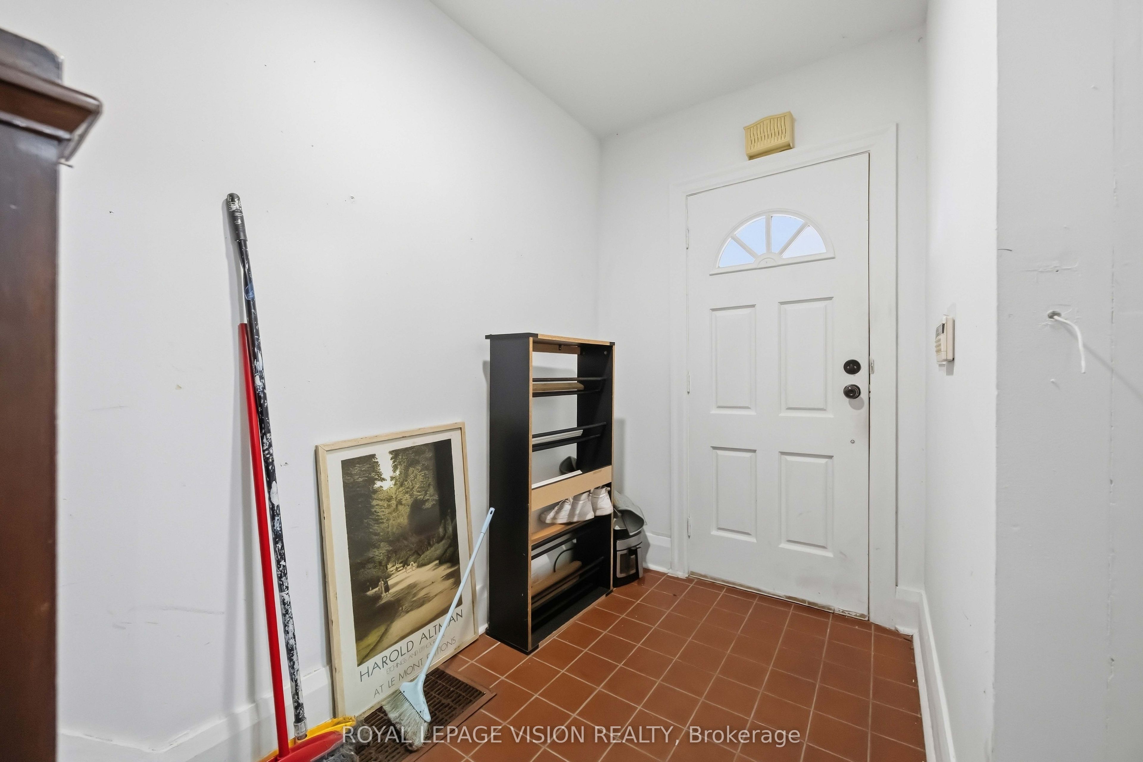 9 East Road Property Photo 3