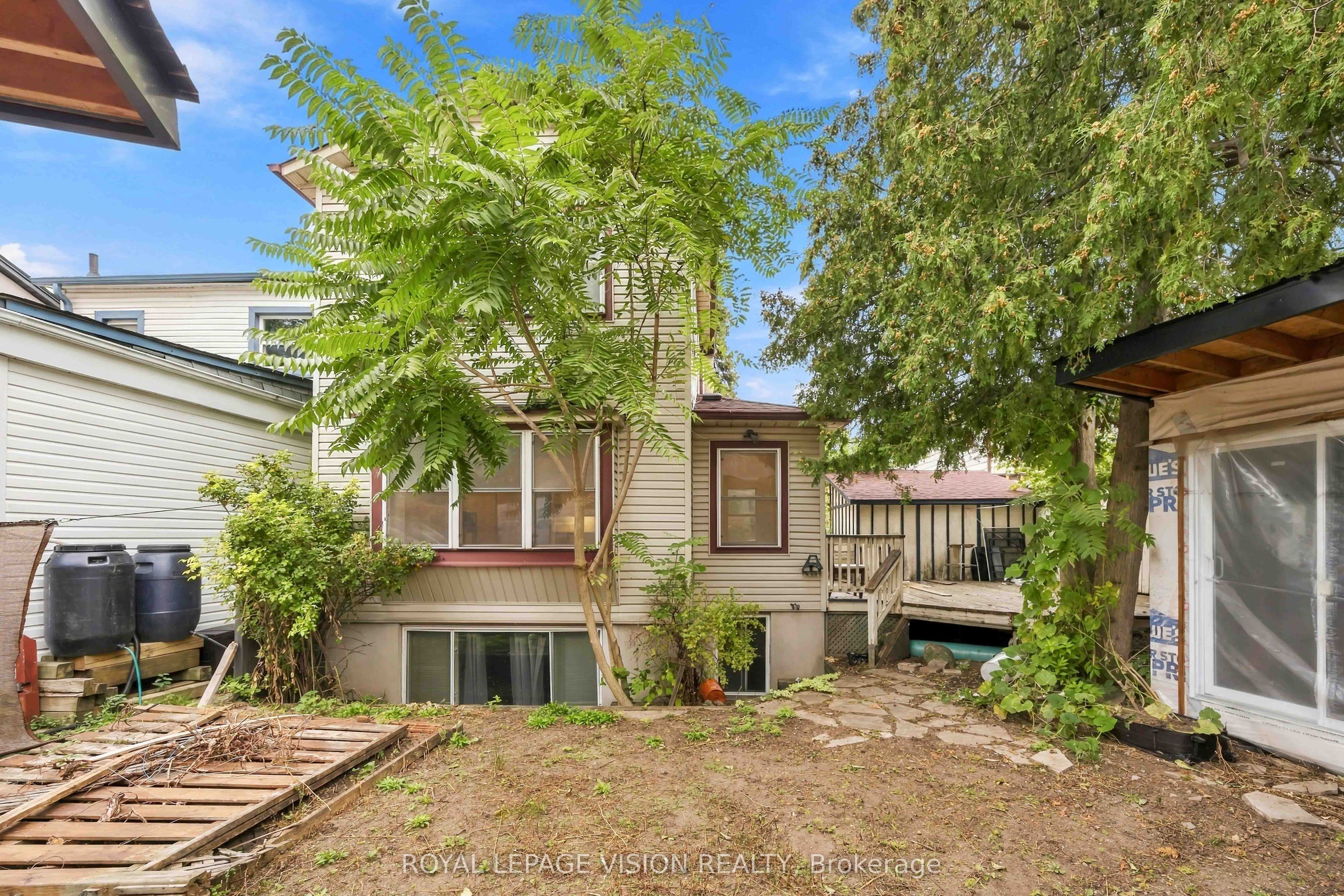 9 East Road Property Photo 27
