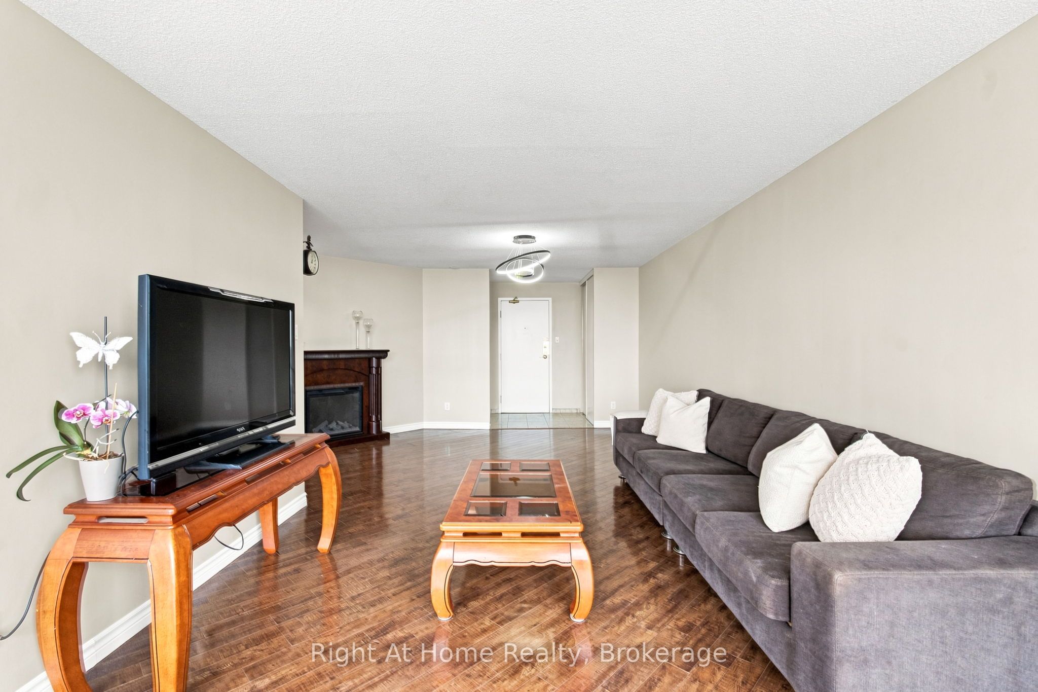 11753 Sheppard Avenue E 1215 Property Photo 11