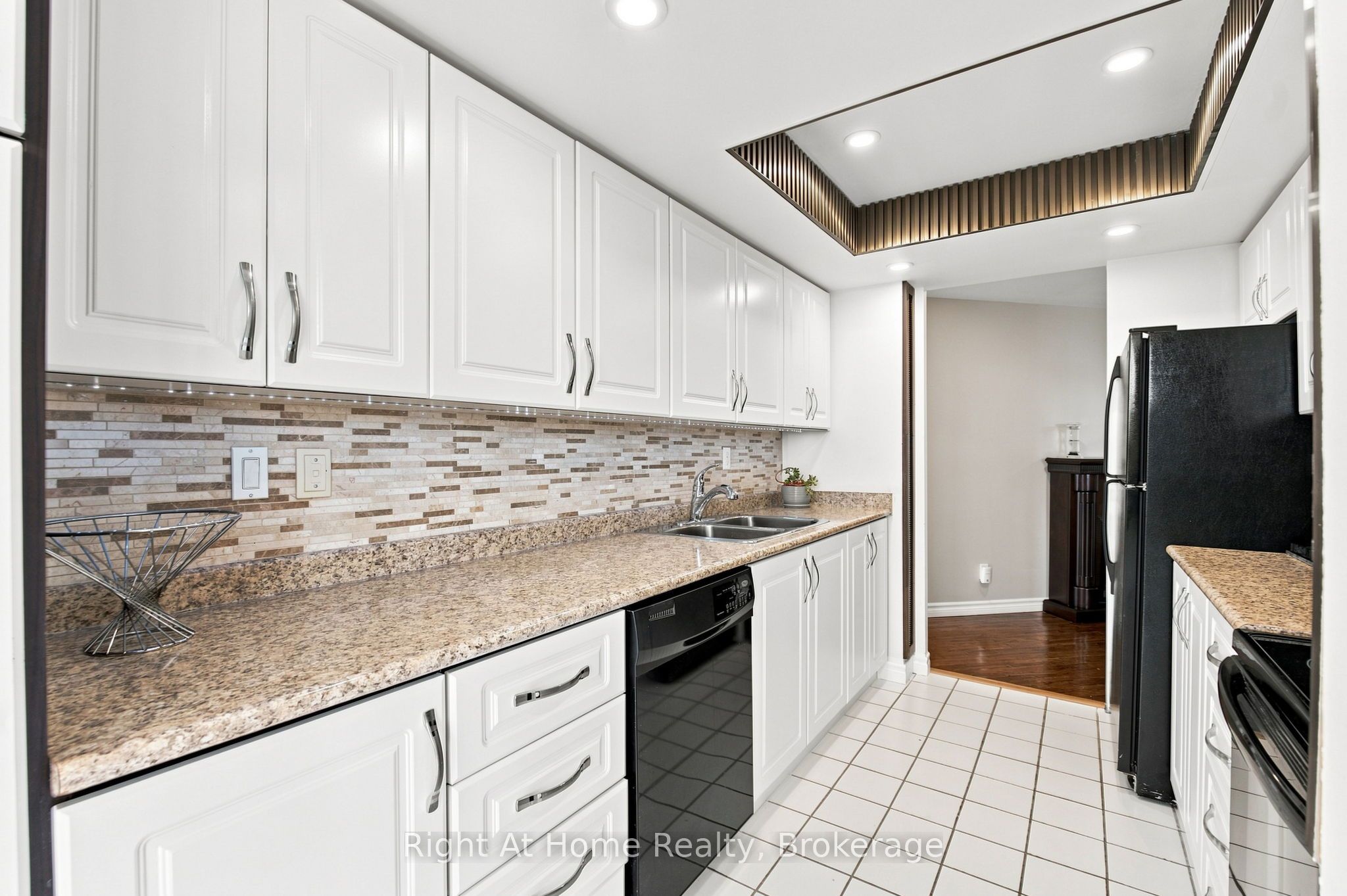 11753 Sheppard Avenue E 1215 Property Photo 20