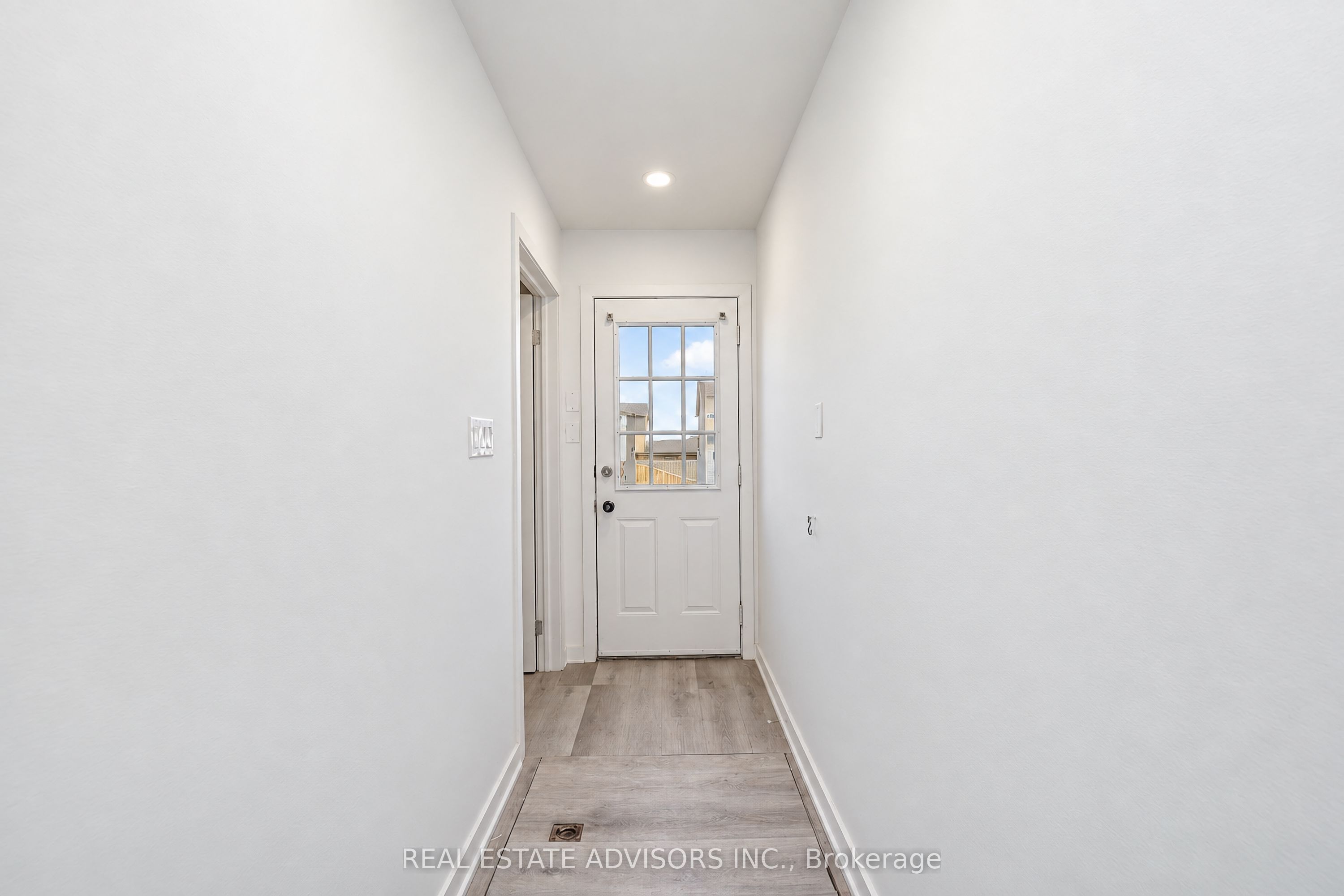 712 Annland Street Property Photo 5