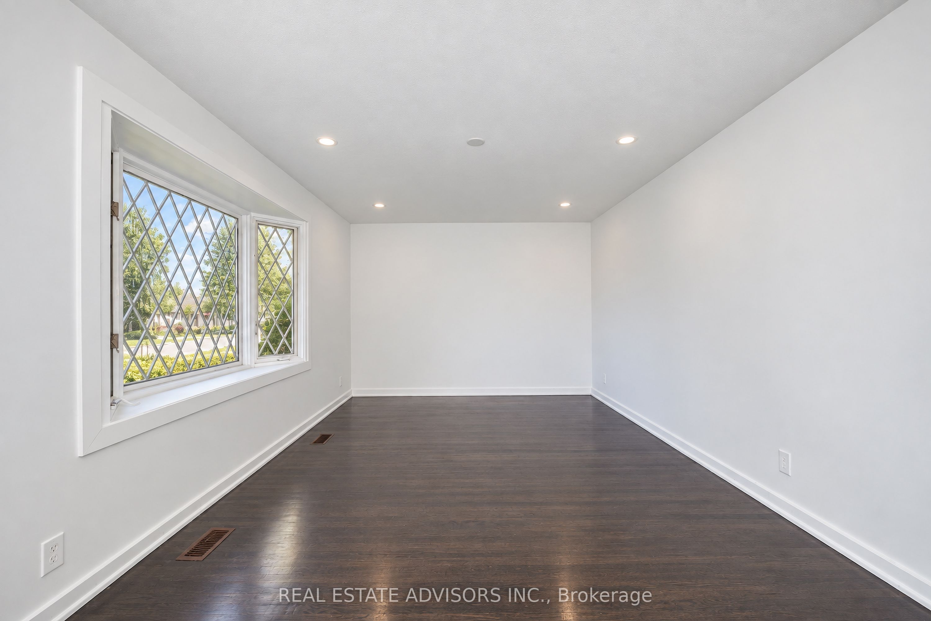 712 Annland Street Property Photo 7