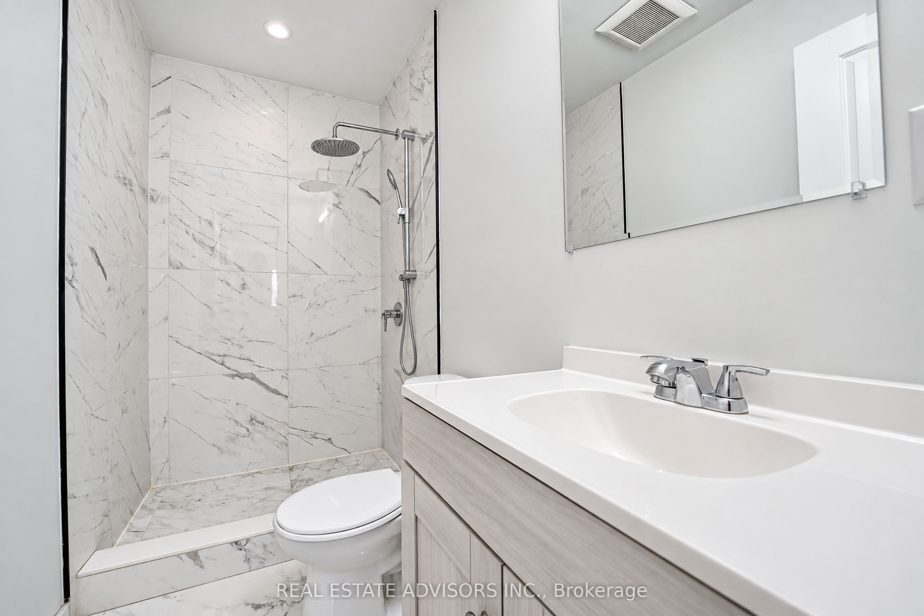 712 Annland Street Property Photo 23