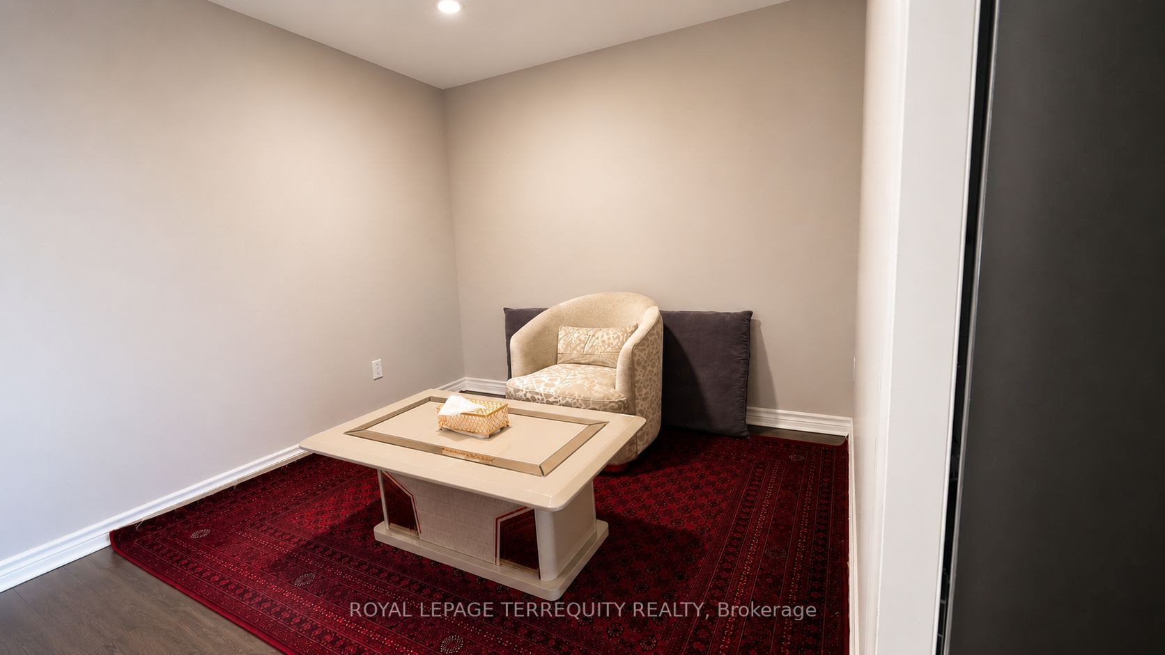 100 Wingarden Court 409 Property Photo 5