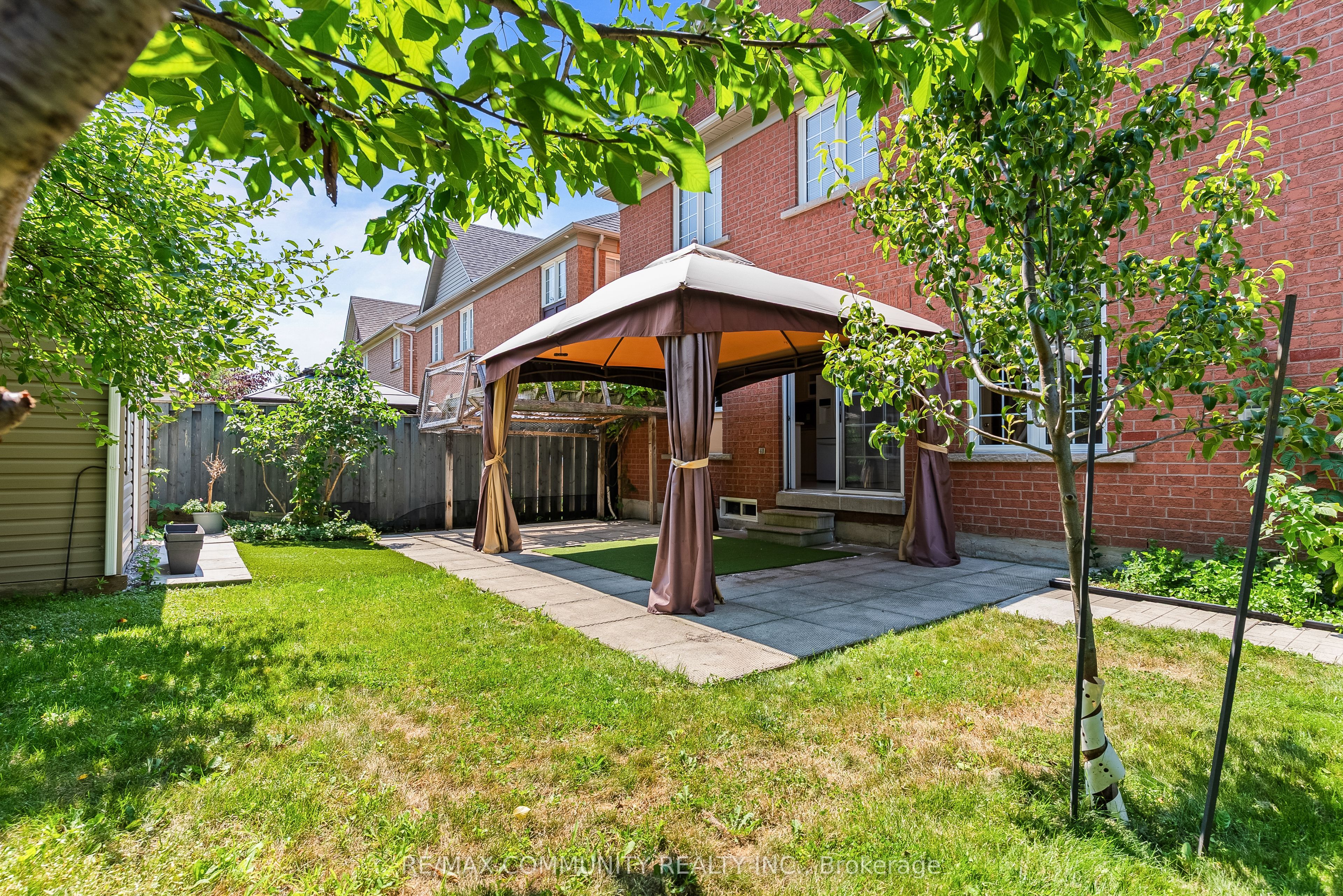 54 Morland Crescent Property Photo 37