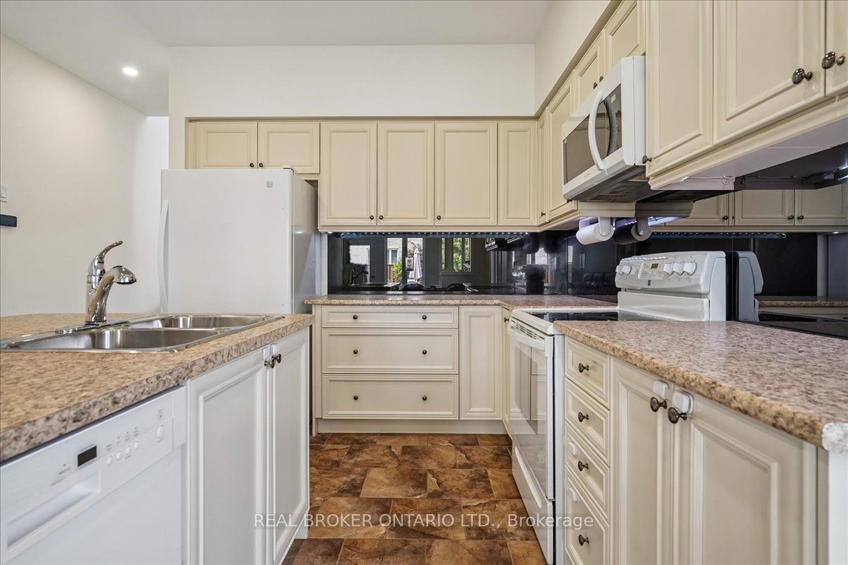 90 Erskine Drive Property Photo 7