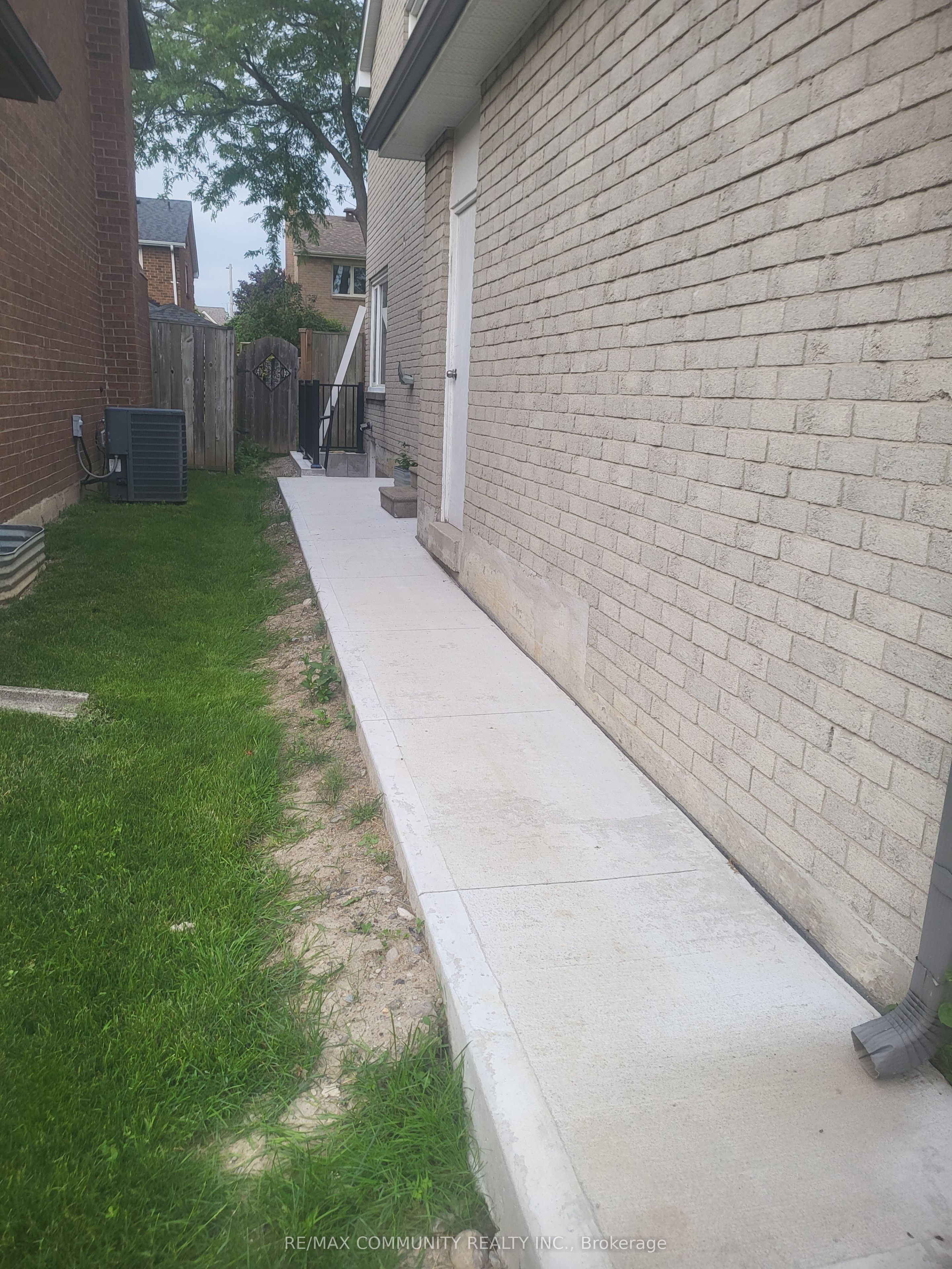 609 Amberwood Crescent Basement Property Photo 3