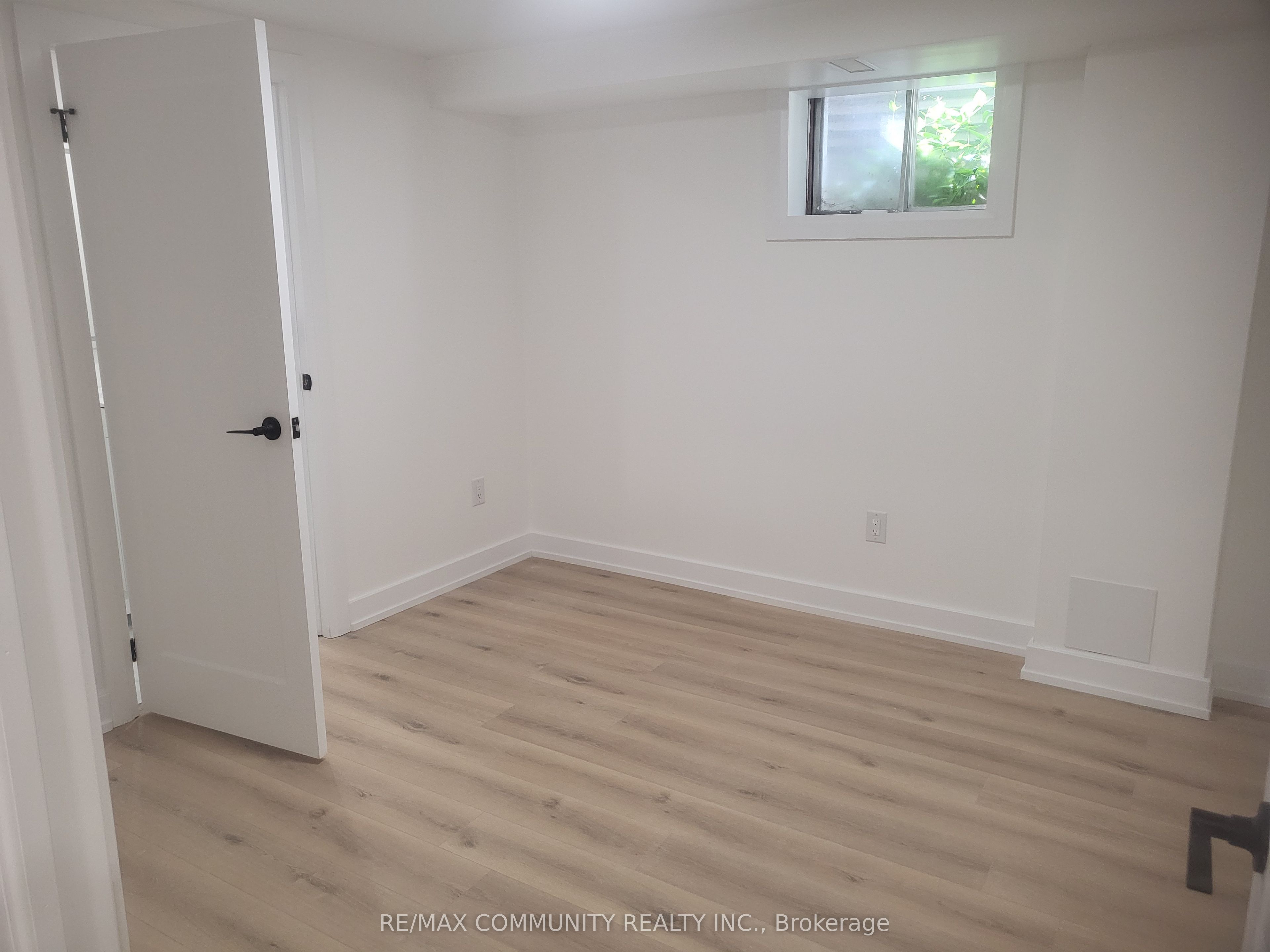 609 Amberwood Crescent Basement Property Photo 8