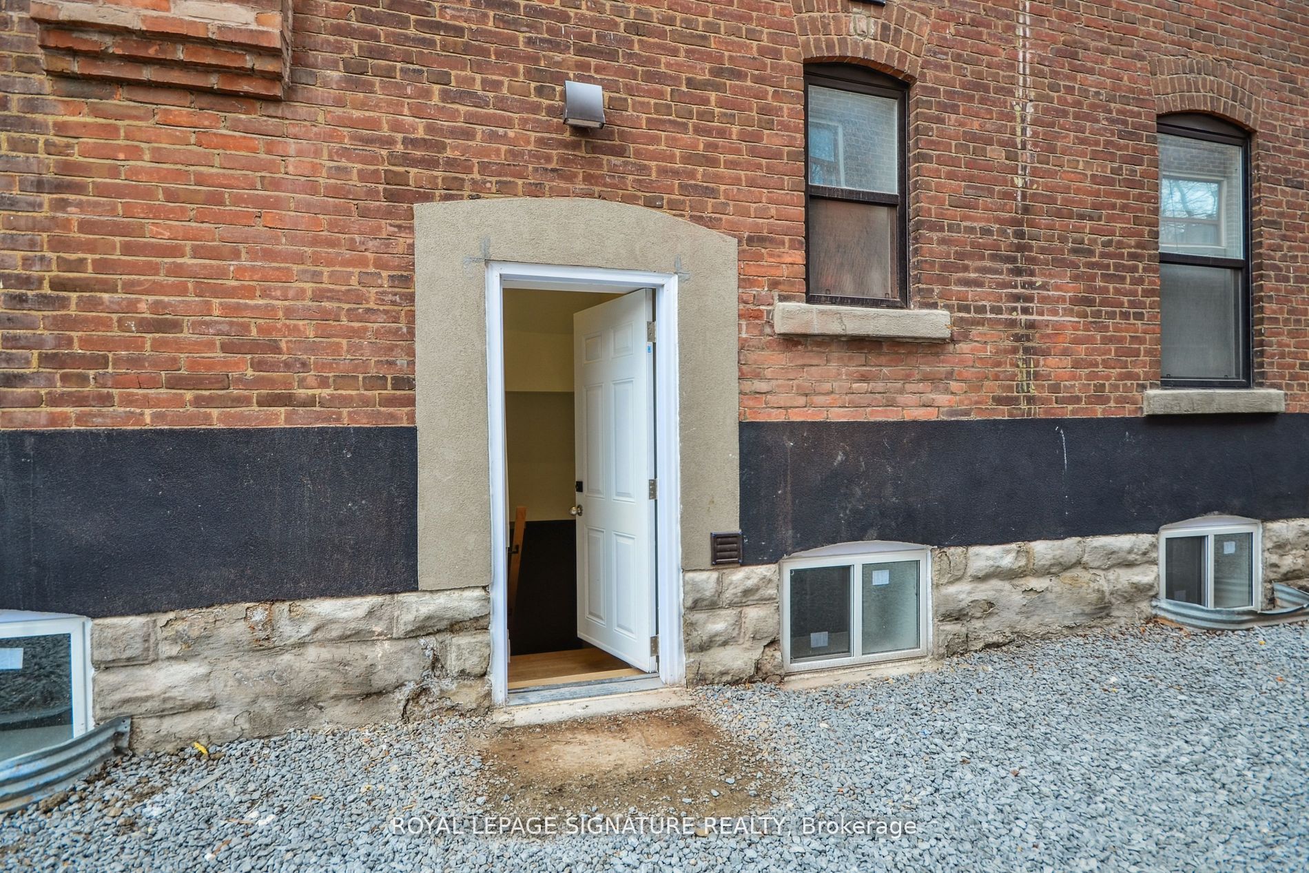 129 Kenilworth Avenue Lower Property Photo 2