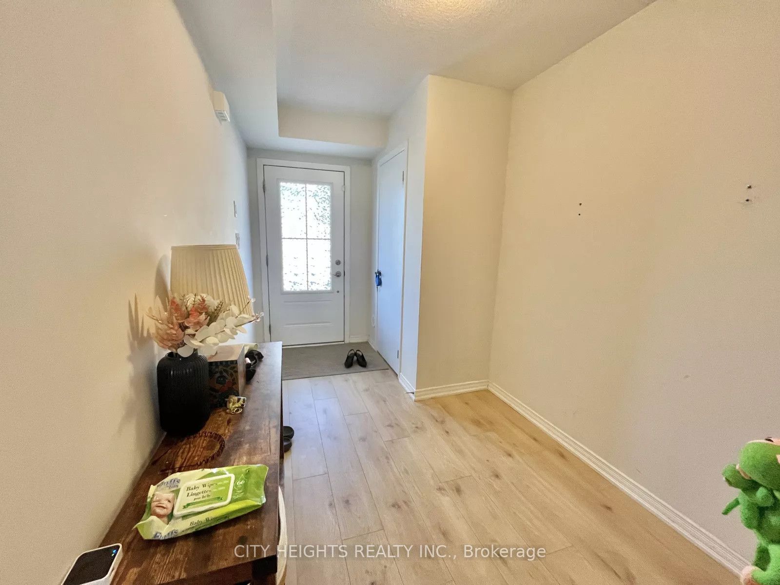92 Jerome Way Property Photo 2