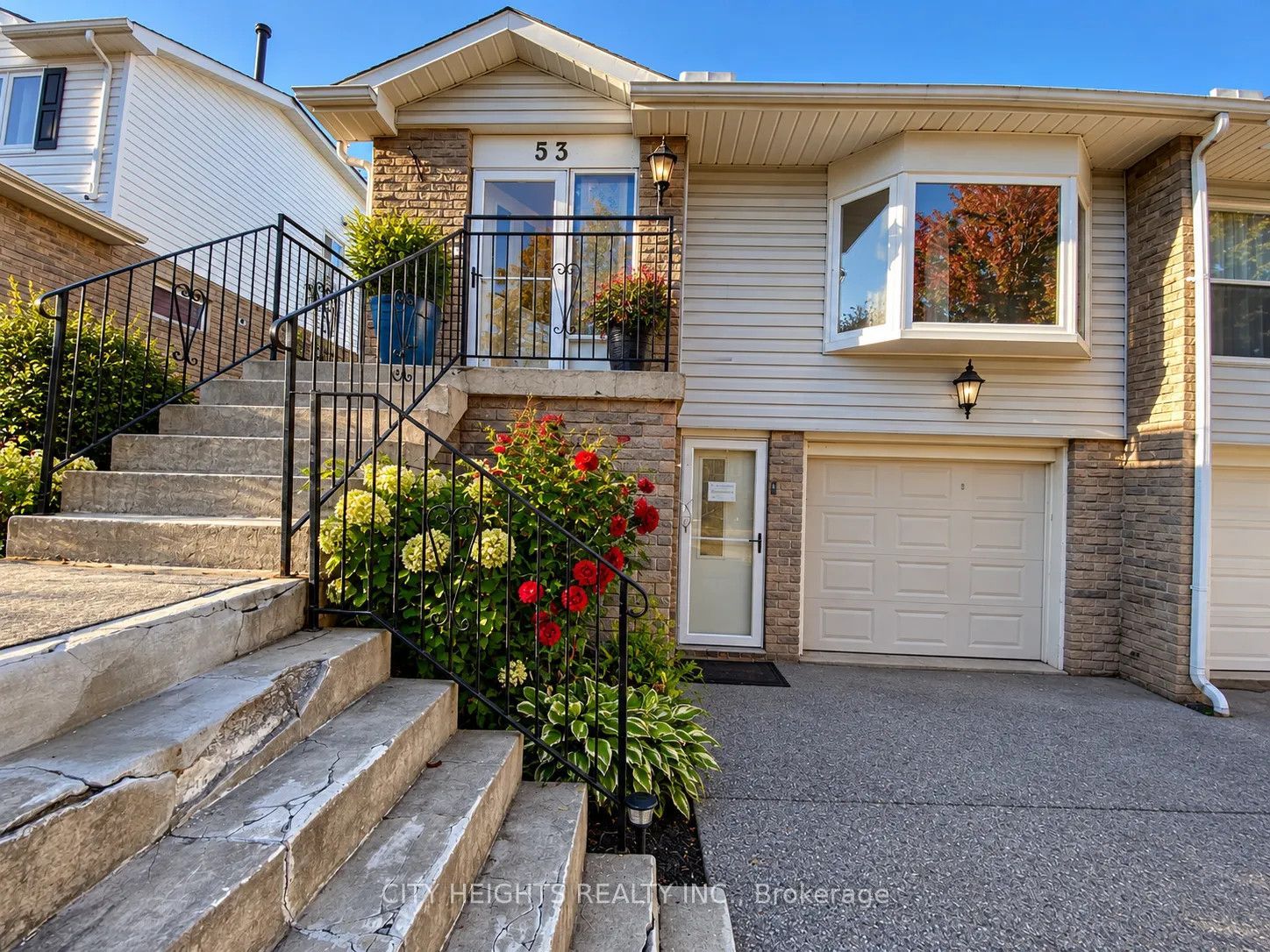 53 Goldring Drive Property Photo 1