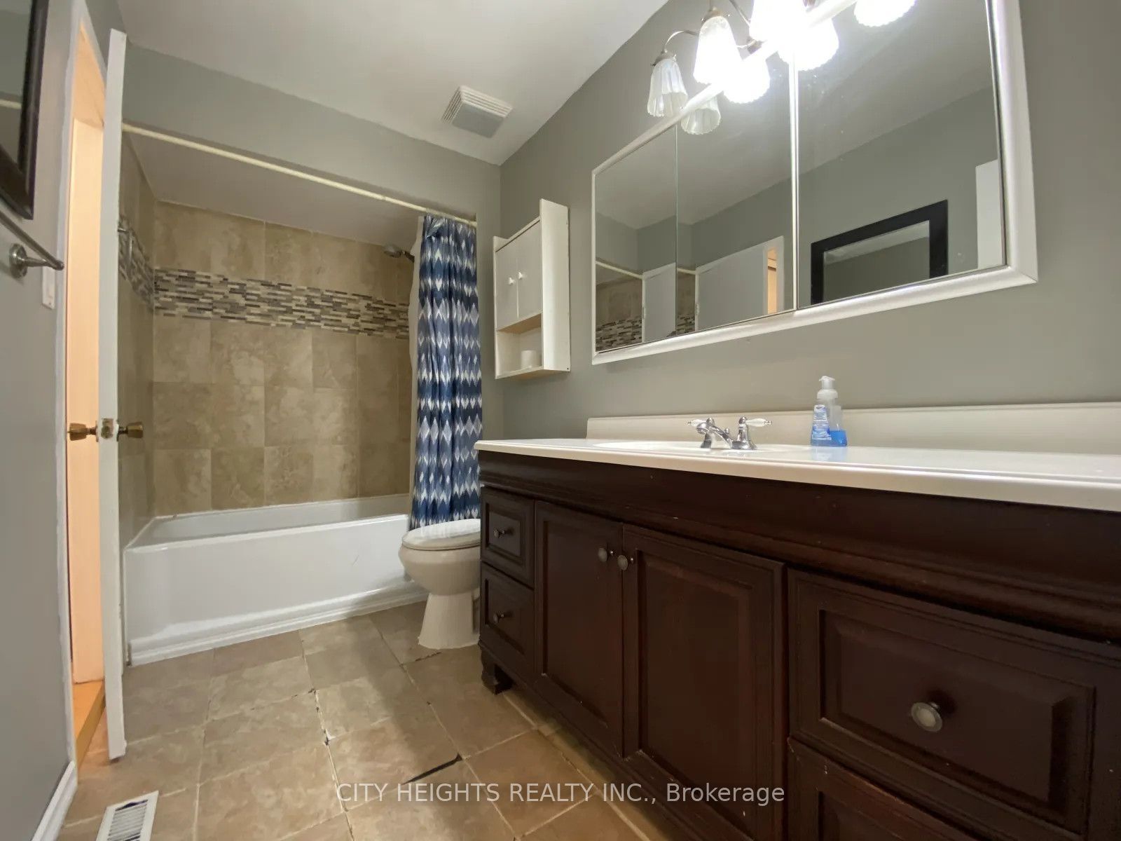 53 Goldring Drive Property Photo 12