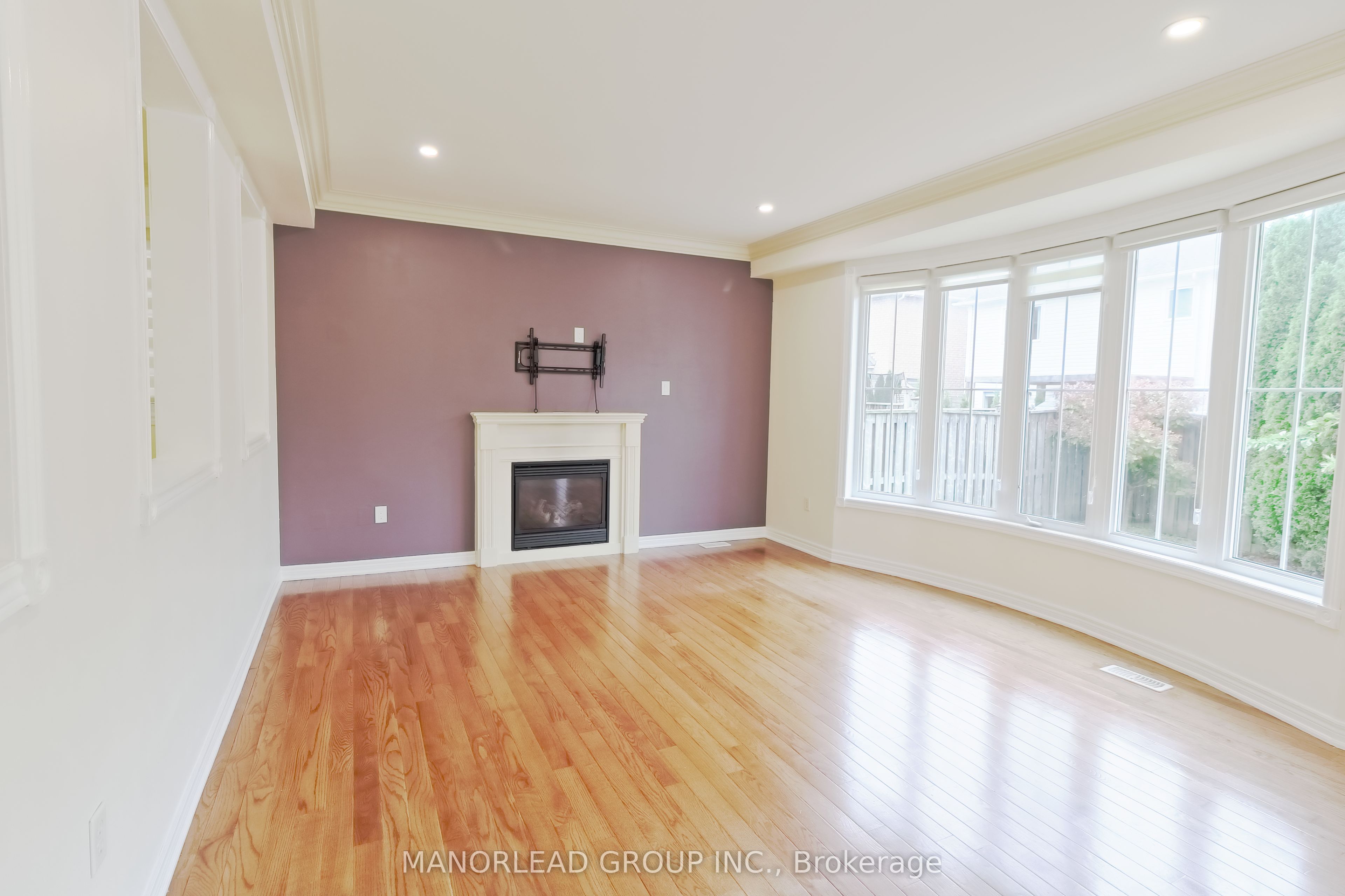 98 Holsted Drive Property Photo 7