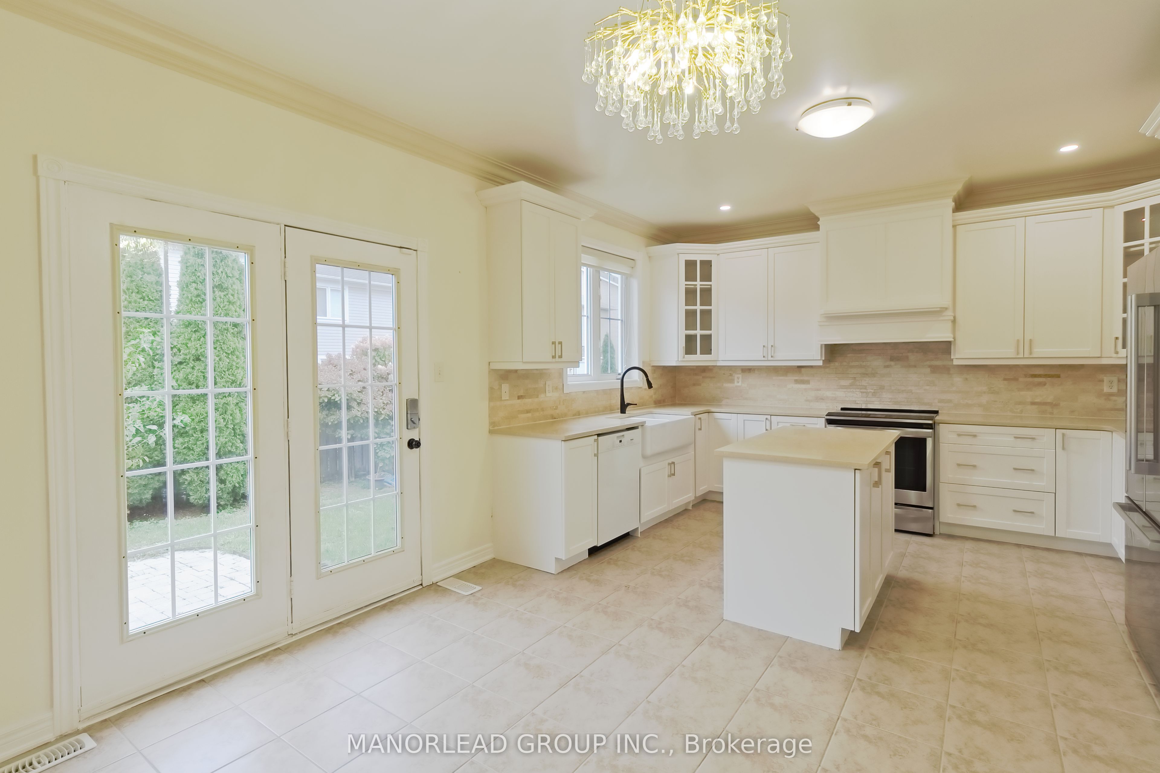 98 Holsted Drive Property Photo 11
