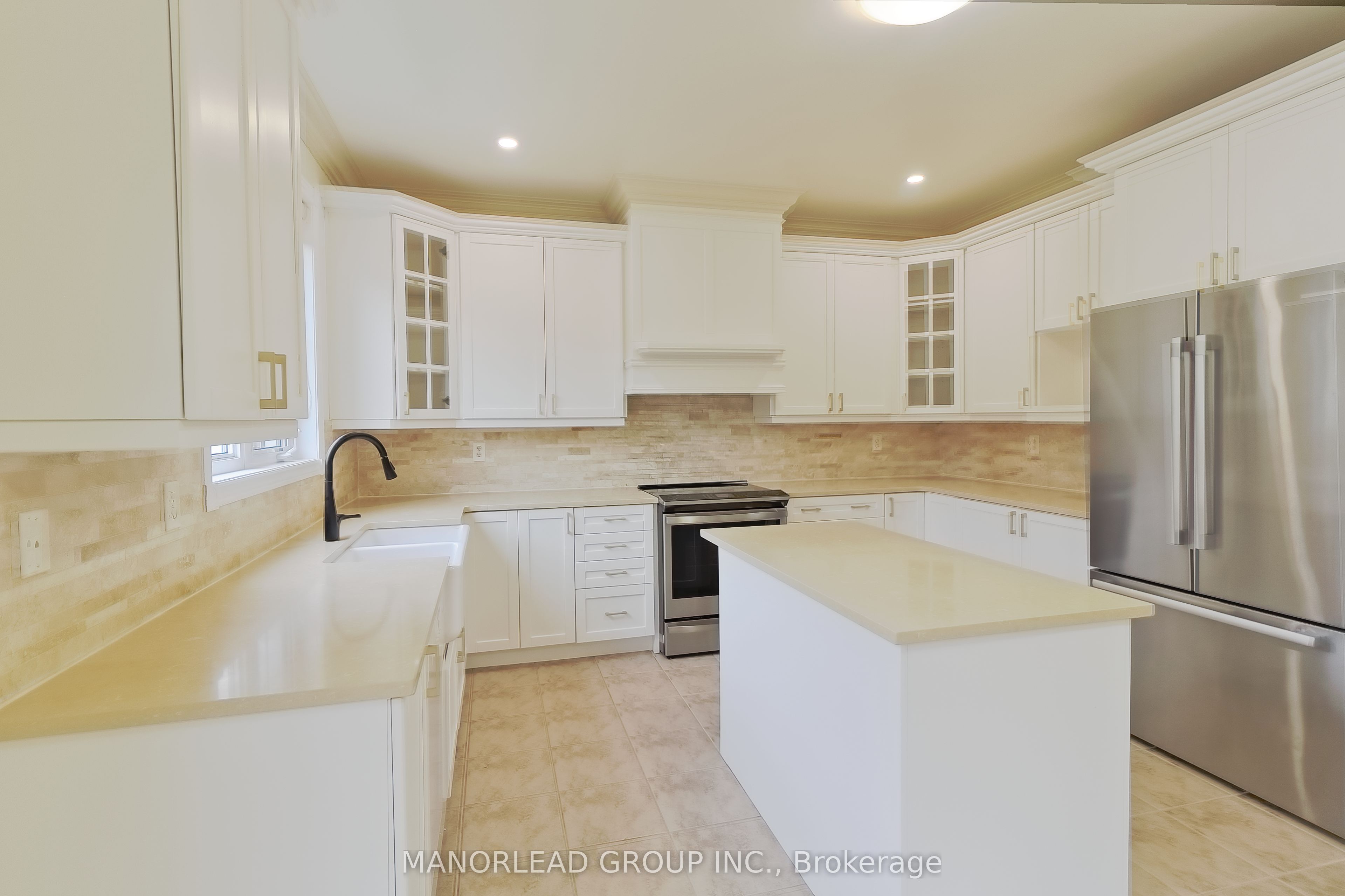 98 Holsted Drive Property Photo 12
