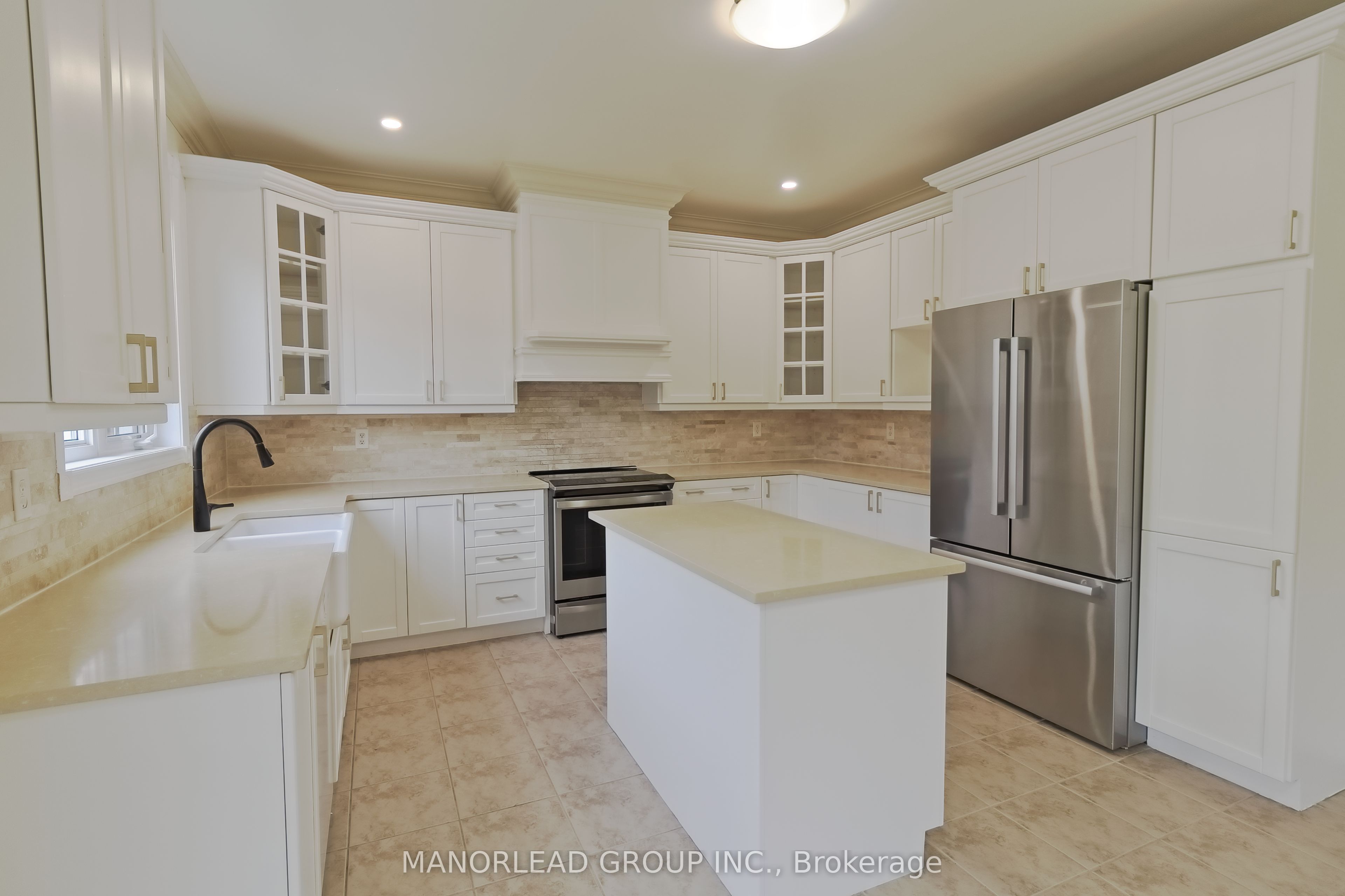 98 Holsted Drive Property Photo 13