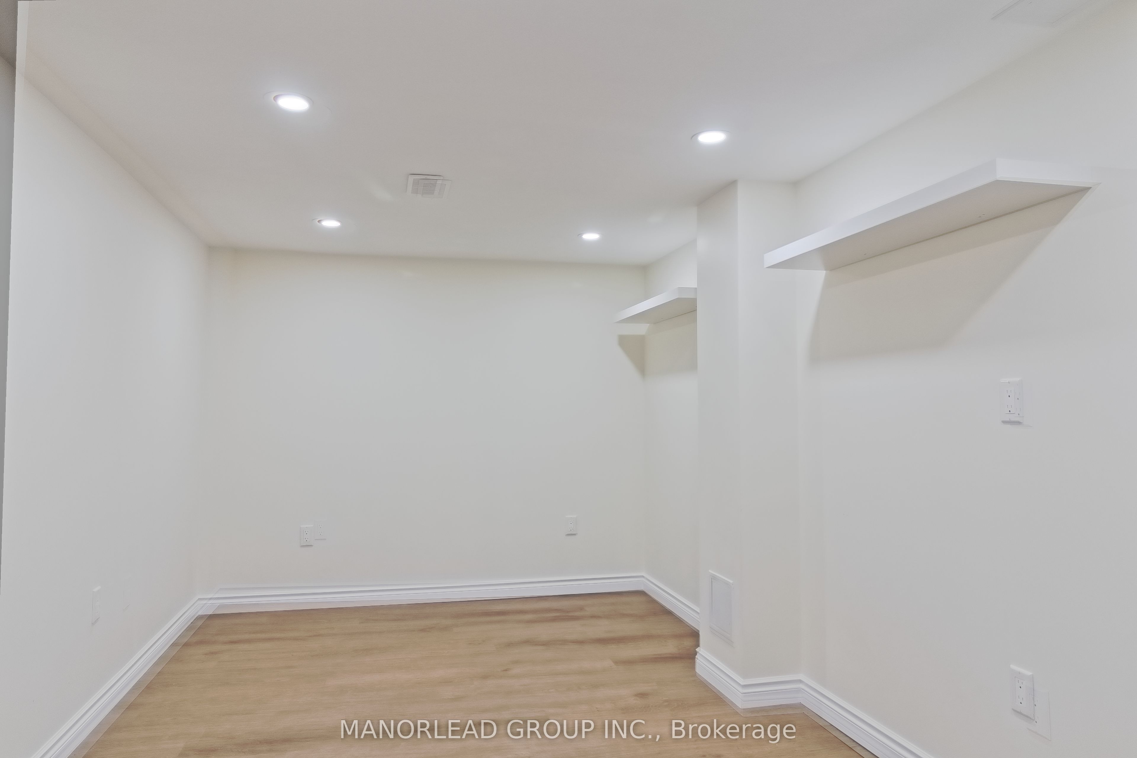 98 Holsted Drive Property Photo 39