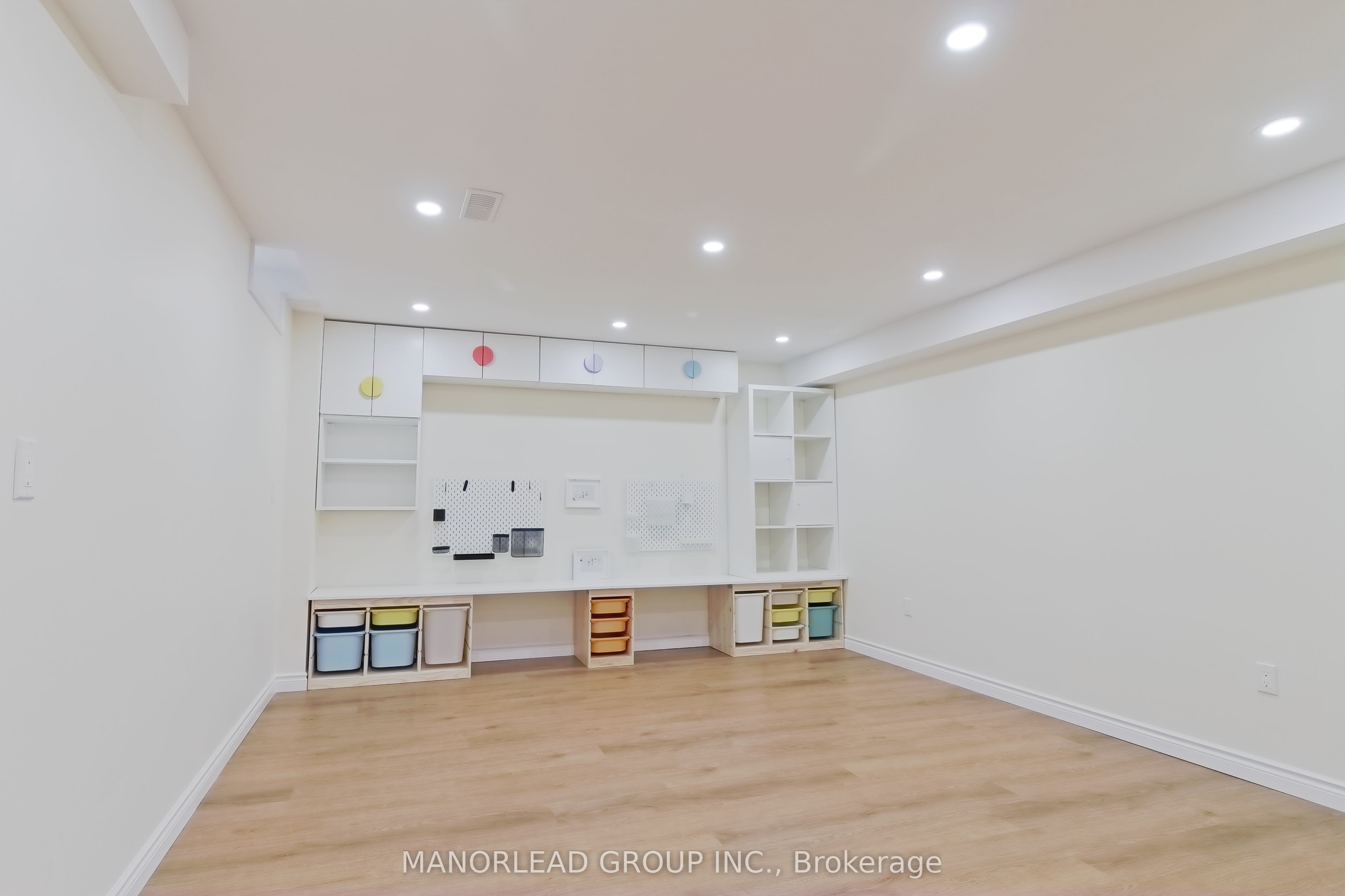 98 Holsted Drive Property Photo 41