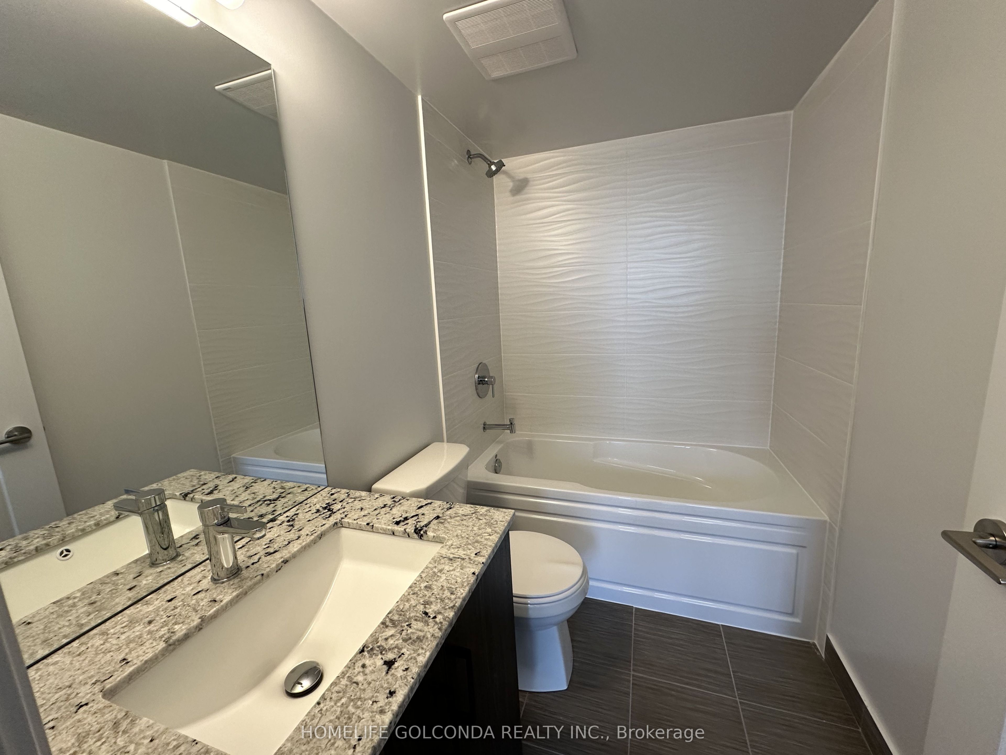 20 Meadowglen Place 905 Property Photo 7