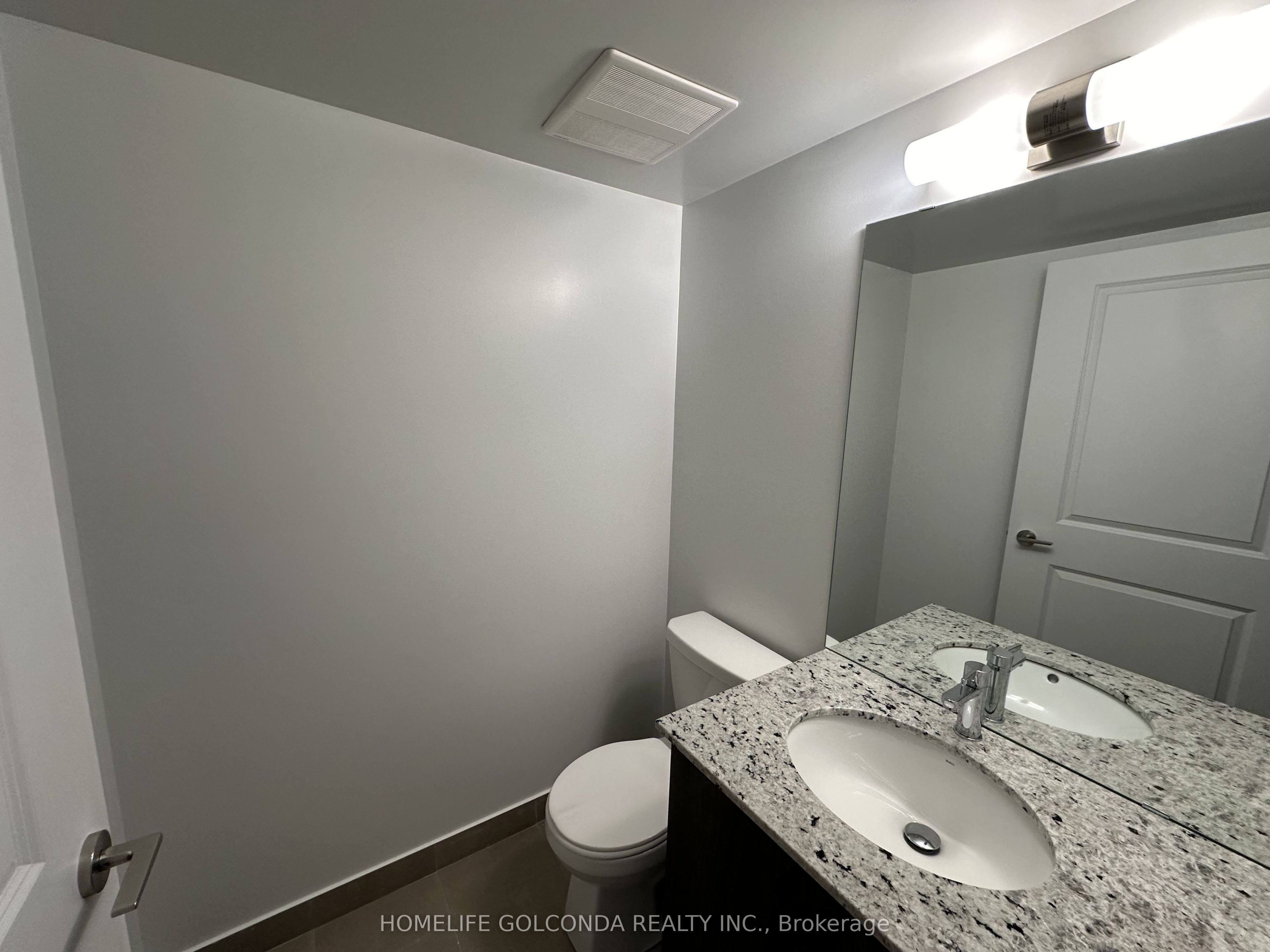 20 Meadowglen Place 905 Property Photo 11